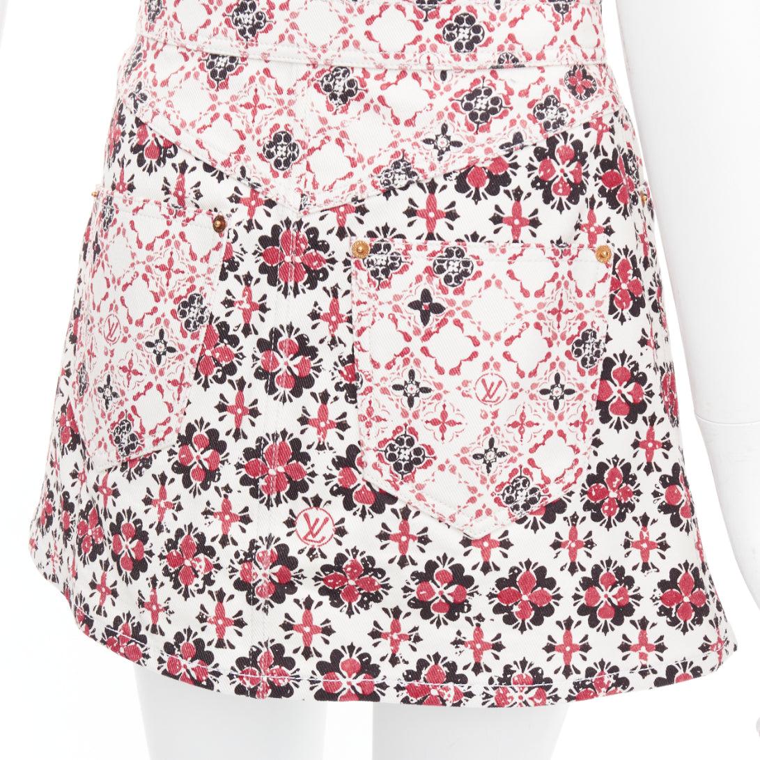 LOUIS VUITTON 2023 Vintage Monogramme rouge crème imprimé floral Jupe à fermeture éclair FR34 en vente 2