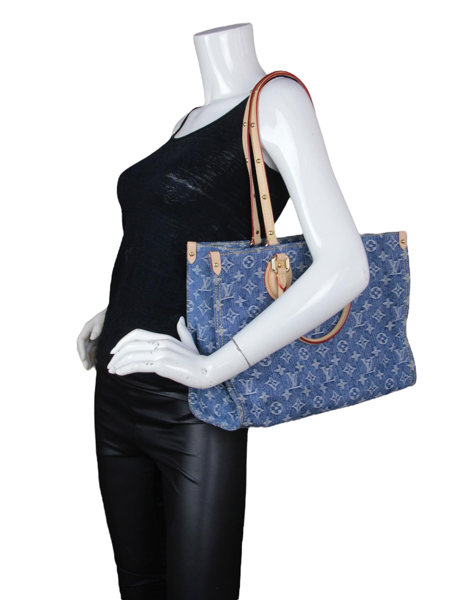 Louis Vuitton 2024 Denim Monogram OnTheGo MM Tote Bag In Excellent Condition In New York, NY