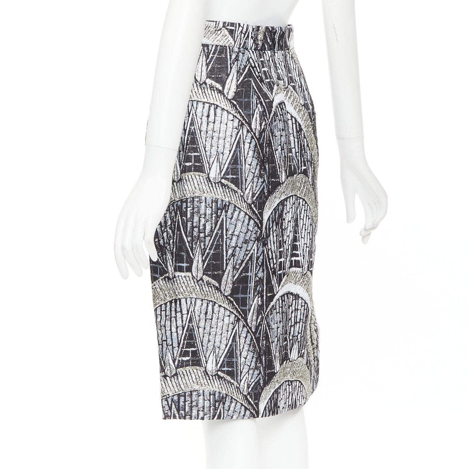 LOUIS VUITTON 2024 Runway cream black silver metallic jacquard asymmetric skirt en venta 1