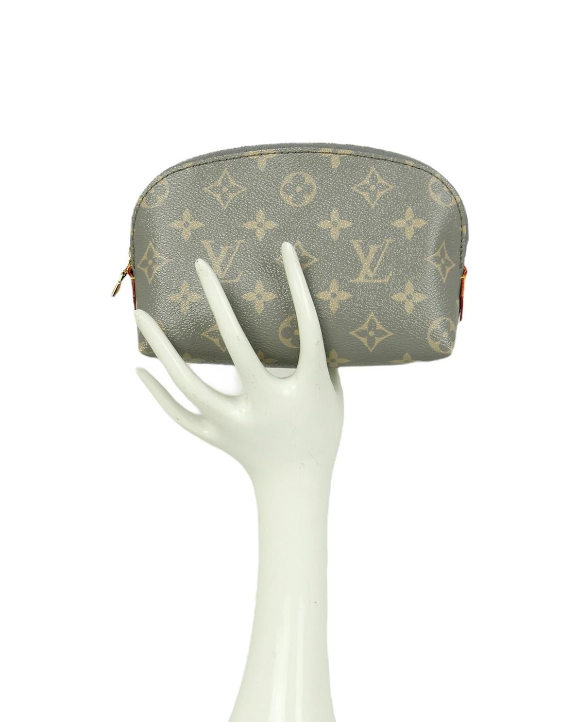 Louis Vuitton 2024 Trianon Gray Monogram Cosmetic Pouch Bag

Made In: Italy
Year of Production: 2024
Color: Grey and white
Hardware: Goldtone
Materials: Monogram coated canvas 
Lining: Washable textile
Closure/Opening: Zip
Exterior Condition: Like