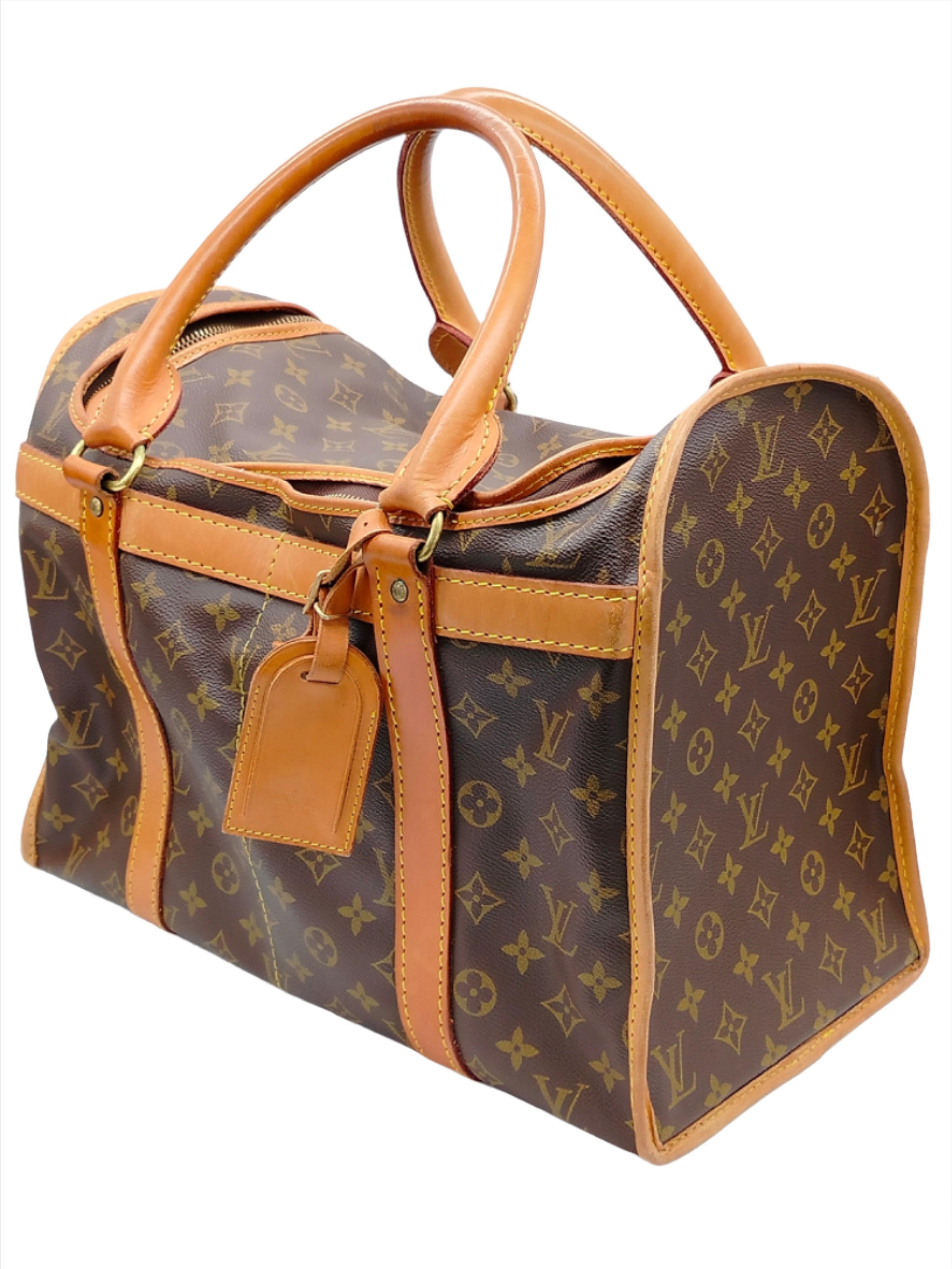 Brown Louis Vuitton 50 Monogram Dog Carrier - '80s For Sale