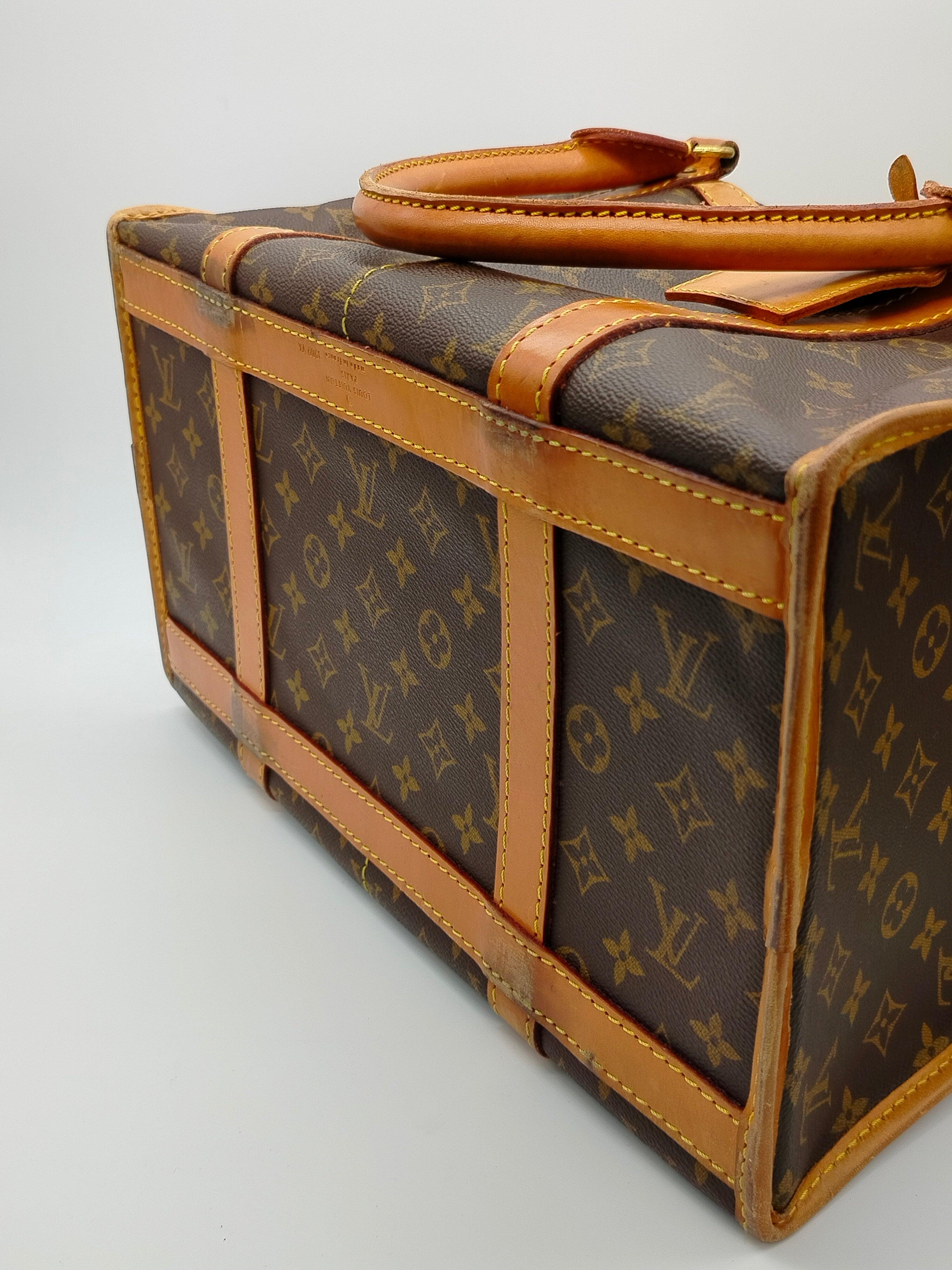 Louis Vuitton 50 Monogram Dog Carrier - '80s For Sale 2