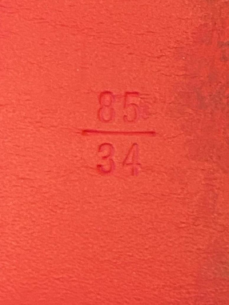 Louis Vuitton 85/34 30mm Weiß Monogrammierte mehrfarbige LV Wende-Halskette im Zustand „Gut“ im Angebot in Dix hills, NY