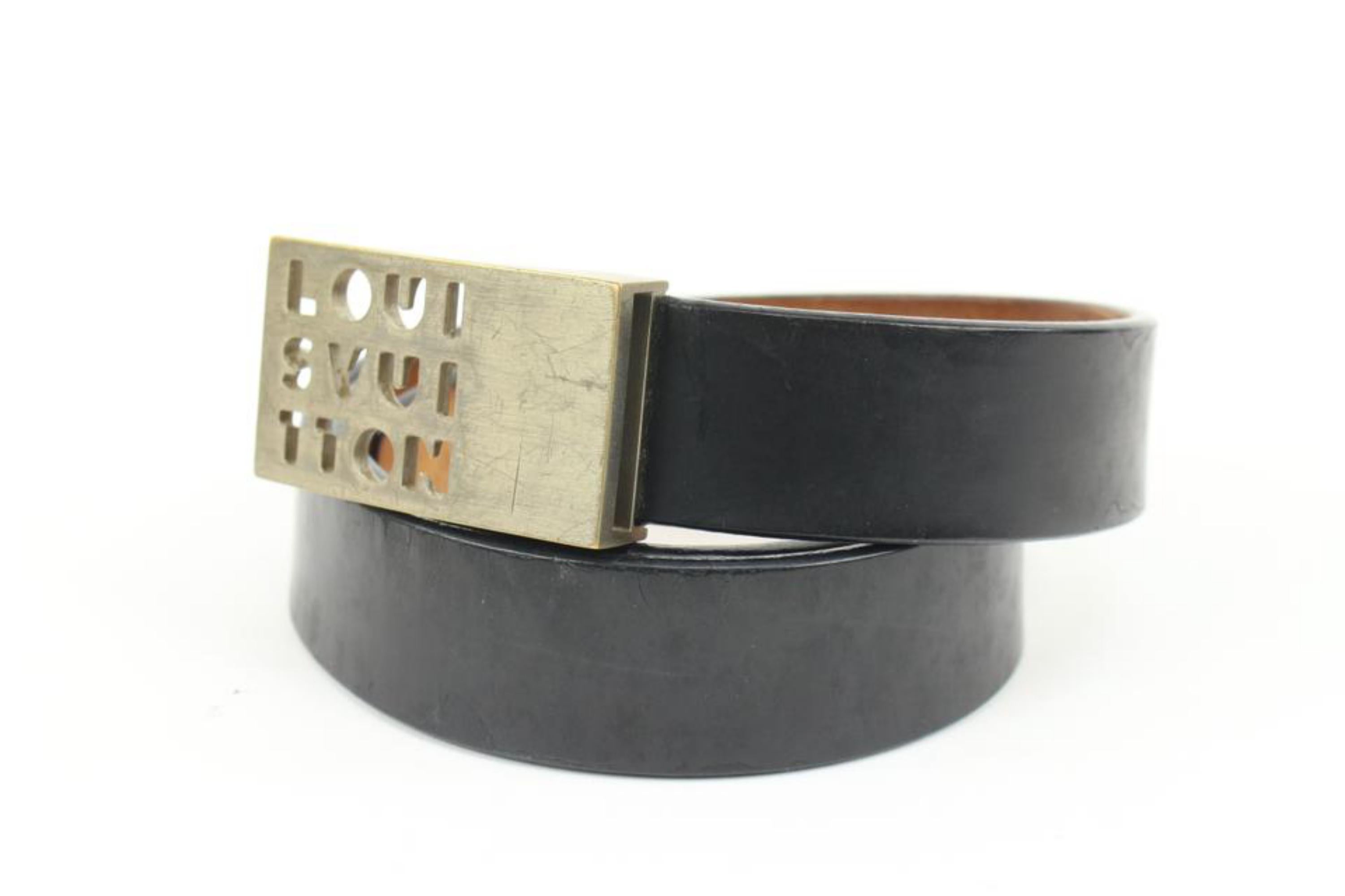 Louis Vuitton 90/36 Black x Silver Outline LV Shadow Belt 52lv218s
Date Code/Serial Number: LB0023
Made In: Spain
Measurements: Length:  39.5