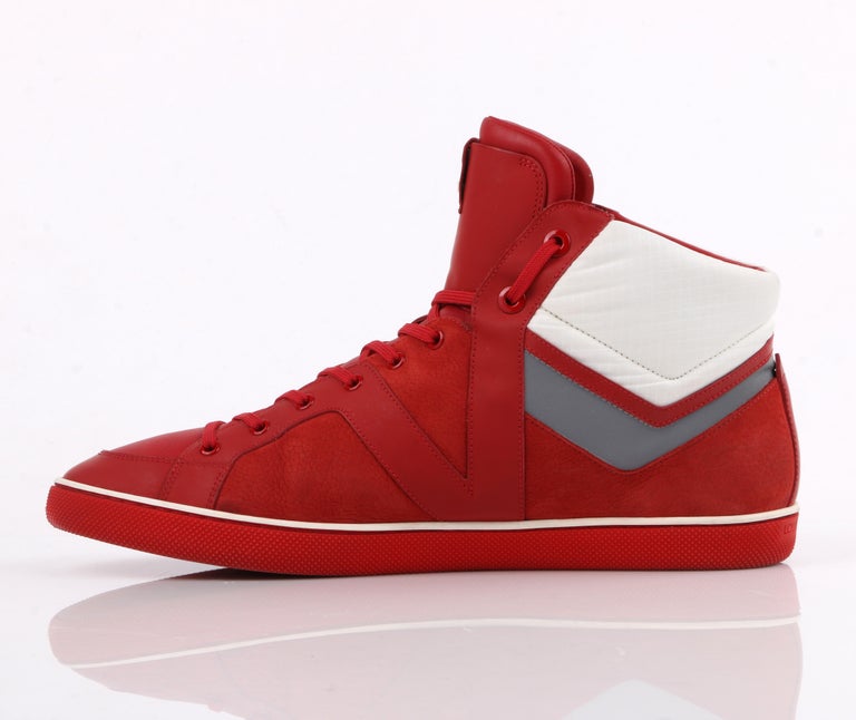 LOUIS VUITTON H/W 2012 „Heroes“ Roter Wildleder-Sneakerstiefel mit hohem  Absatz im Angebot bei 1stDibs