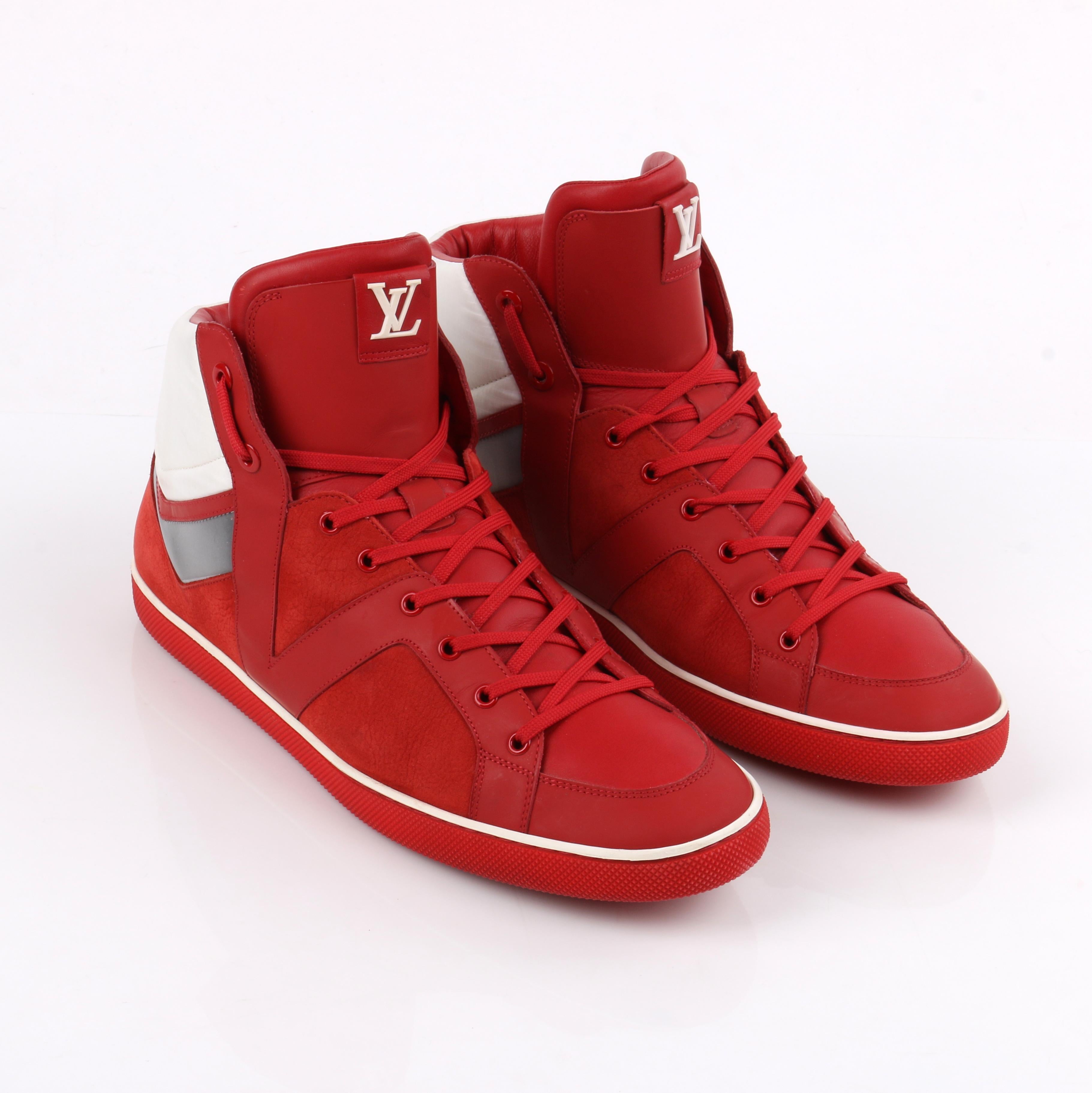 LOUIS VUITTON H/W 2012 „Heroes“ Roter Wildleder-Sneakerstiefel mit hohem Absatz im Zustand „Gut“ im Angebot in Thiensville, WI