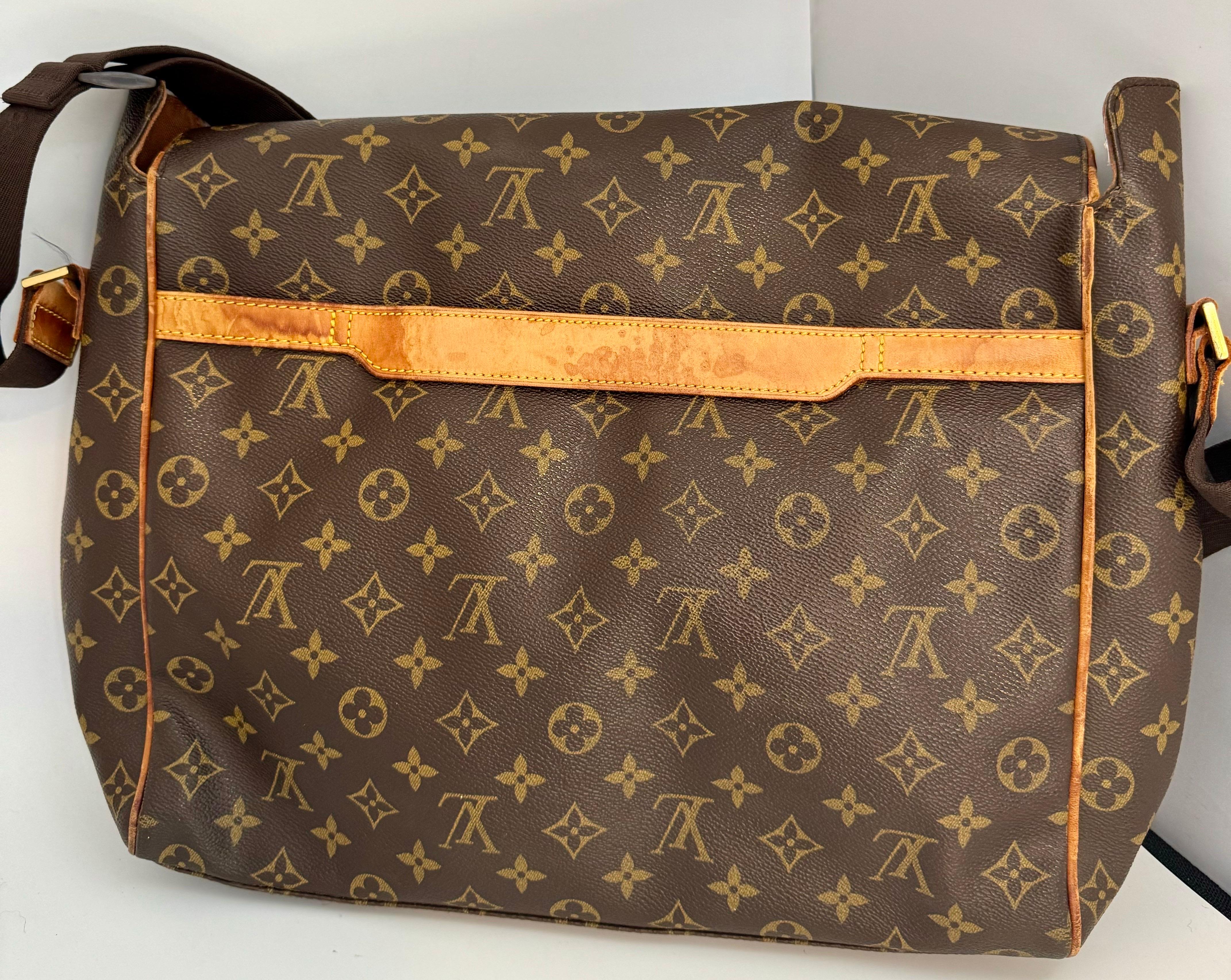 Women's Louis Vuitton Abbesses Messenger Bag Monogram Canvas, Crossbody For Sale