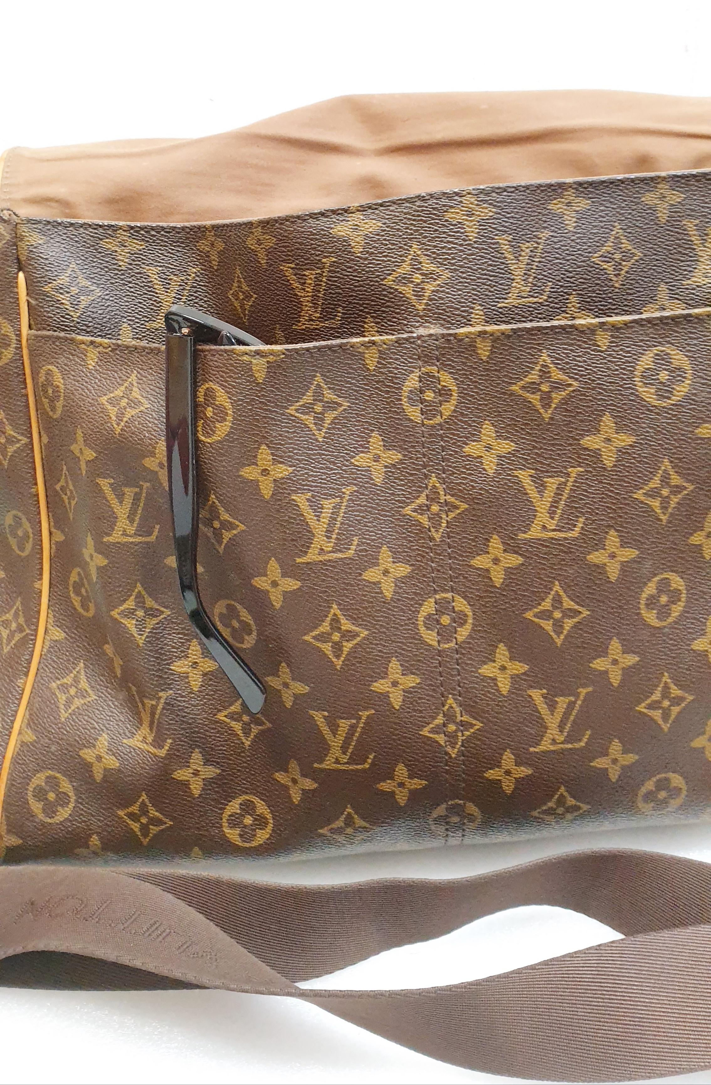Louis Vuitton Abbesses Messenger Bag mit Monogramm aus Segeltuch im Angebot 7