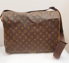 Louis Vuitton Abbesses Messenger Bag Monogram Canvas
