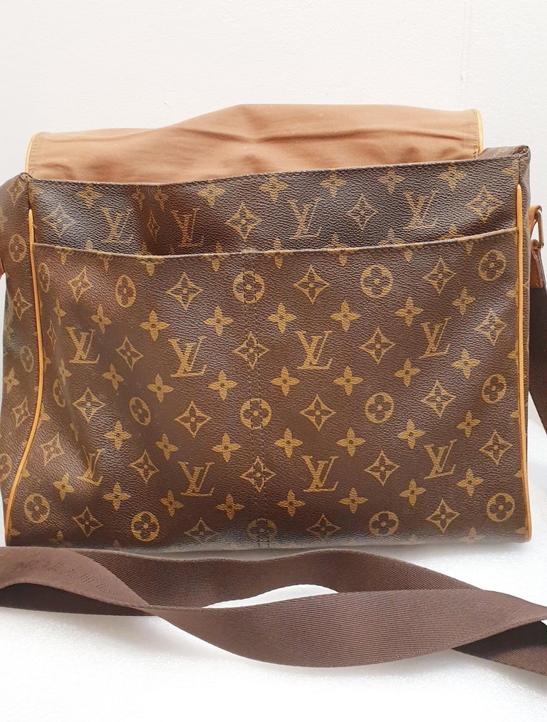 Louis Vuitton Abbesses Messenger Bag - Farfetch