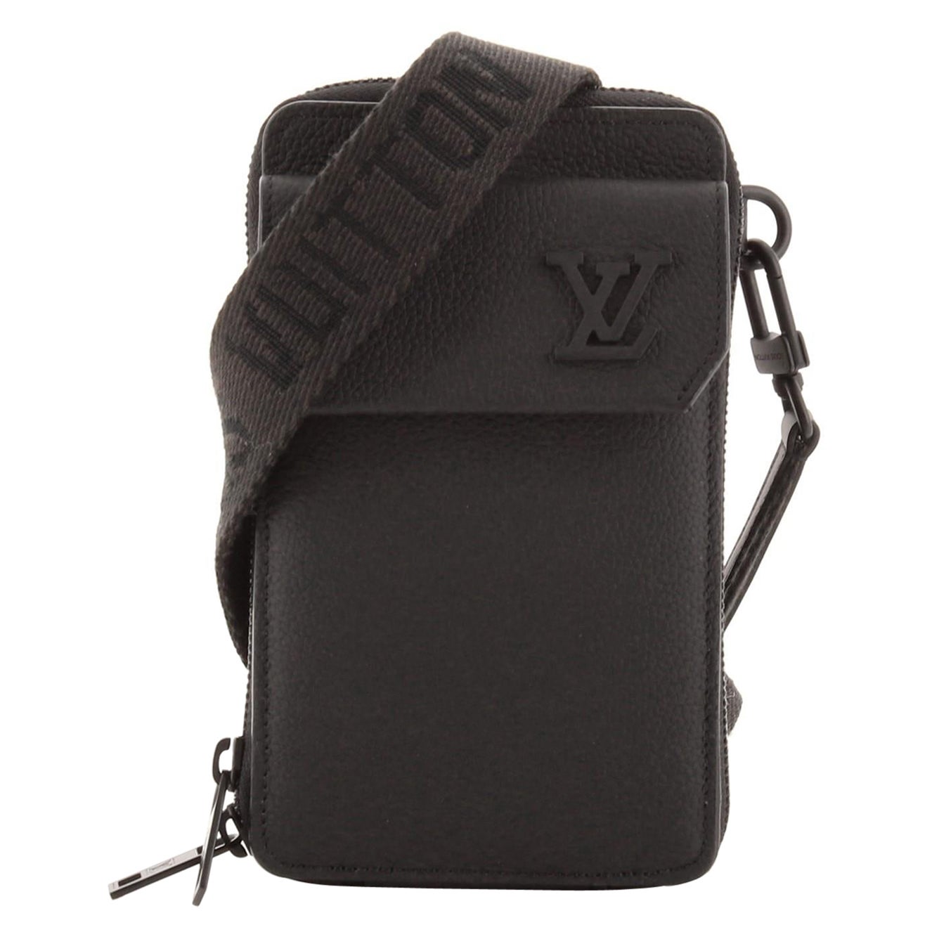 Louis Vuitton Aerogram Telefonbeutel aus Leder