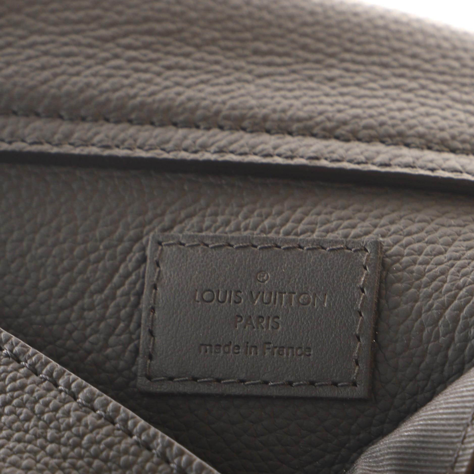 Louis Vuitton Aerogram Slingbag Leather 1