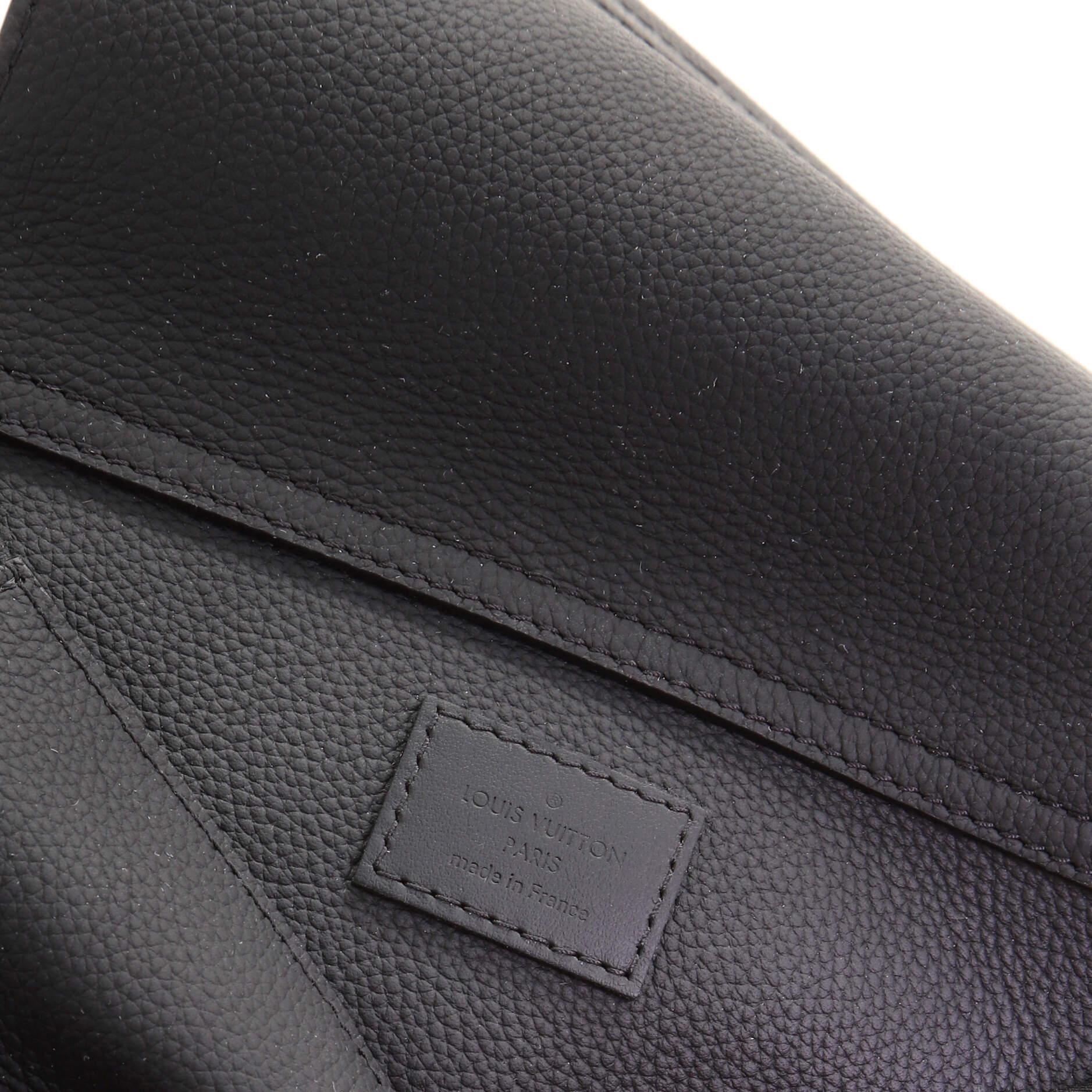 Women's or Men's Louis Vuitton Aerogram Slingbag Leather