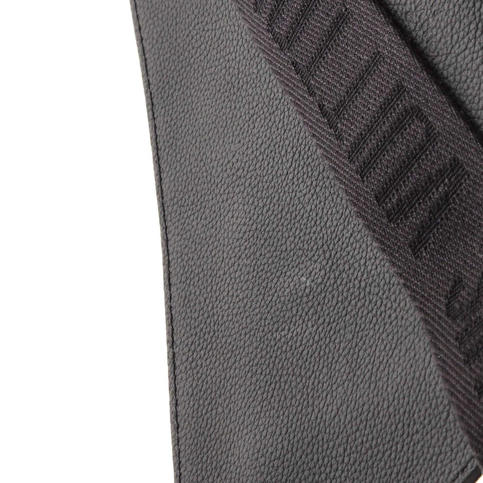 Women's or Men's Louis Vuitton Aerogram Slingbag Leather