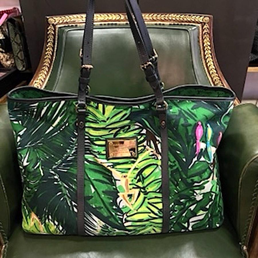 LOUIS VUITTON Ailleurs Aventure Limited Edition Tote Bag in Green and black cotton Canvas and leather. Iconic 