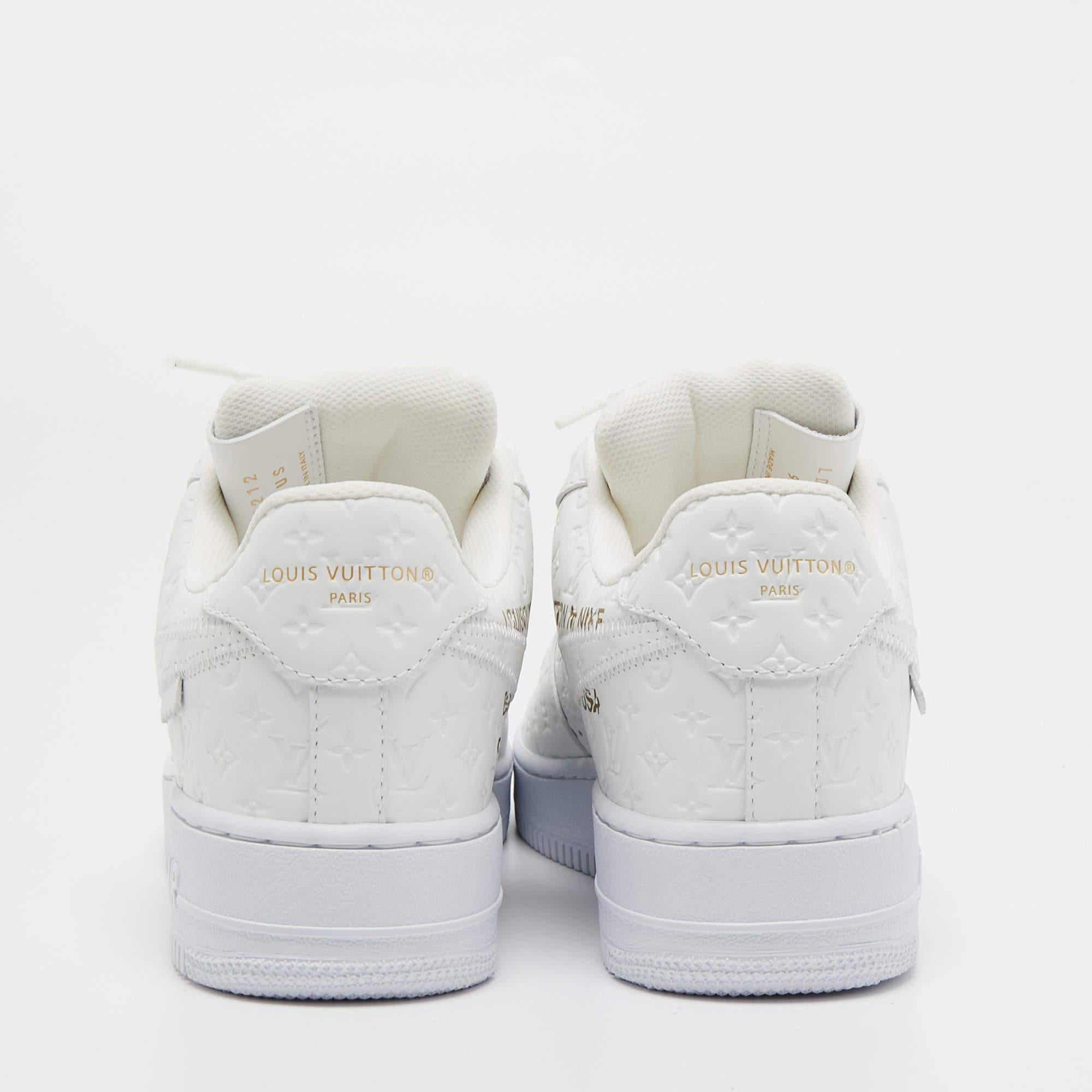 Louis Vuitton/Air Force - Baskets basses en cuir blanc, taille 43 Neuf à Dubai, Al Qouz 2