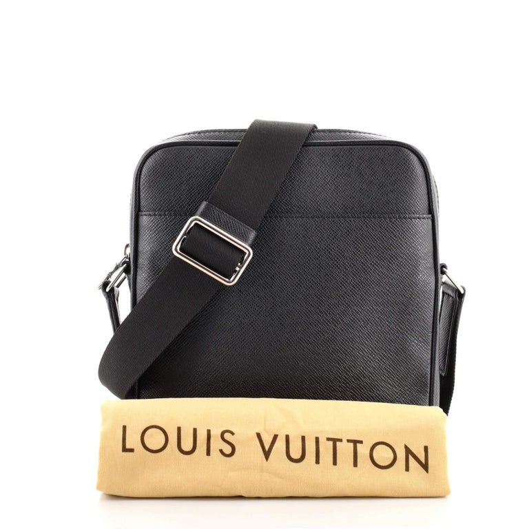 Louis Vuitton Alex Messenger Pm in Black for Men