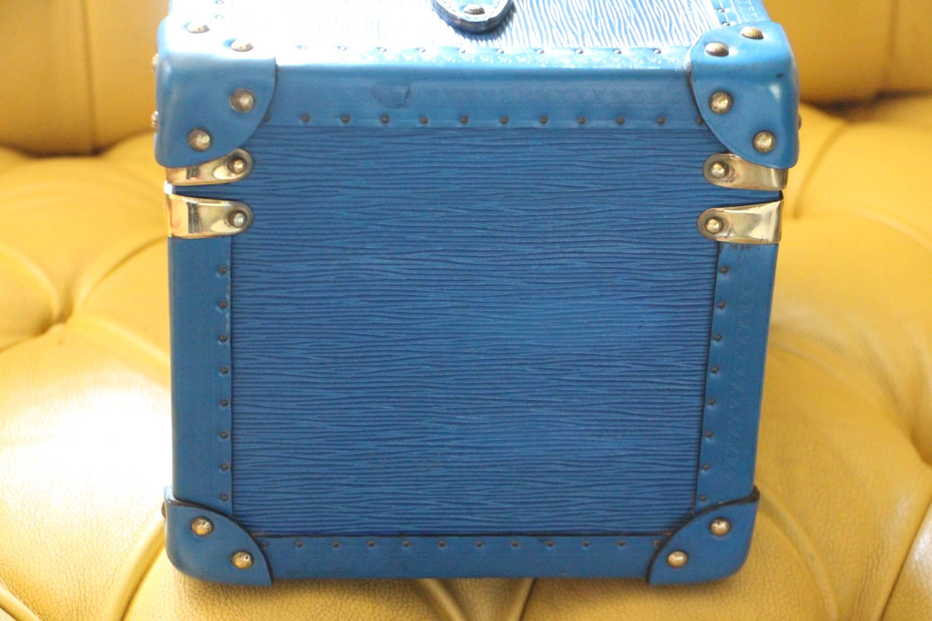 Louis Vuitton All Blue Leather Train Case In Excellent Condition In Saint-Ouen, FR