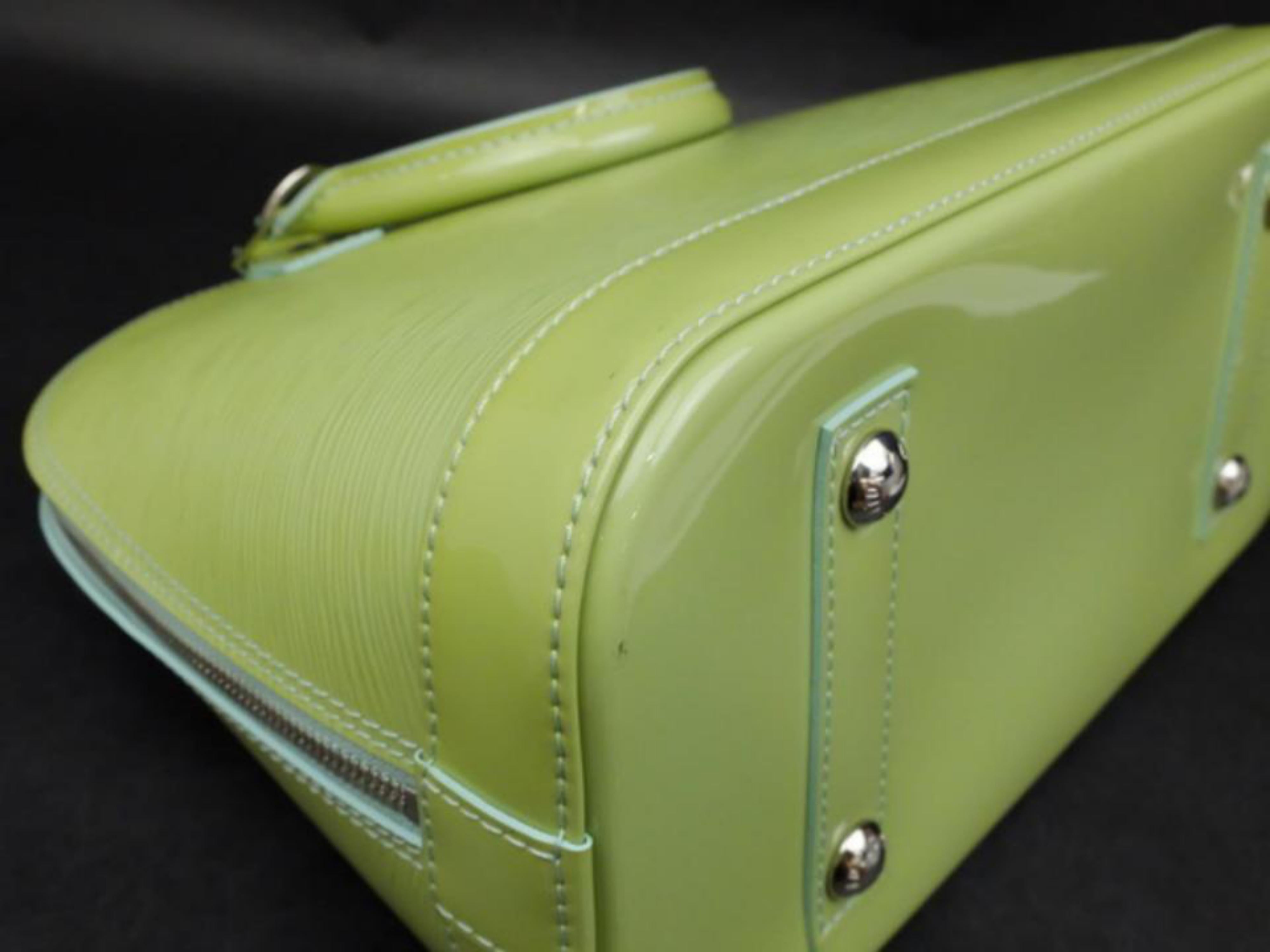 Louis Vuitton Alma Amande Pm 232546 Green Patent Leather Satchel For Sale 2