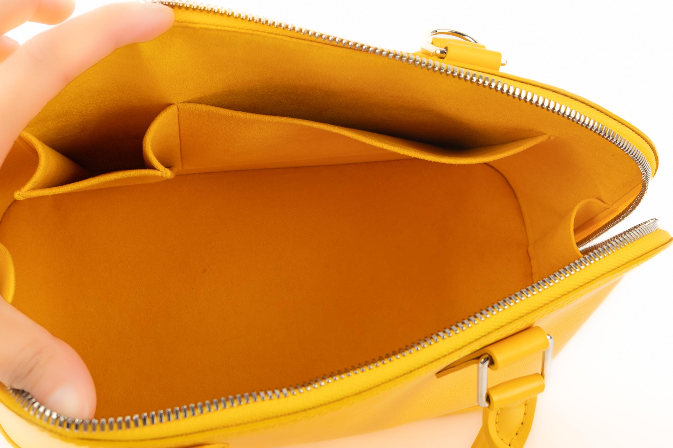 Sac Louis Vuitton 'Alma' 2011 en vente 4