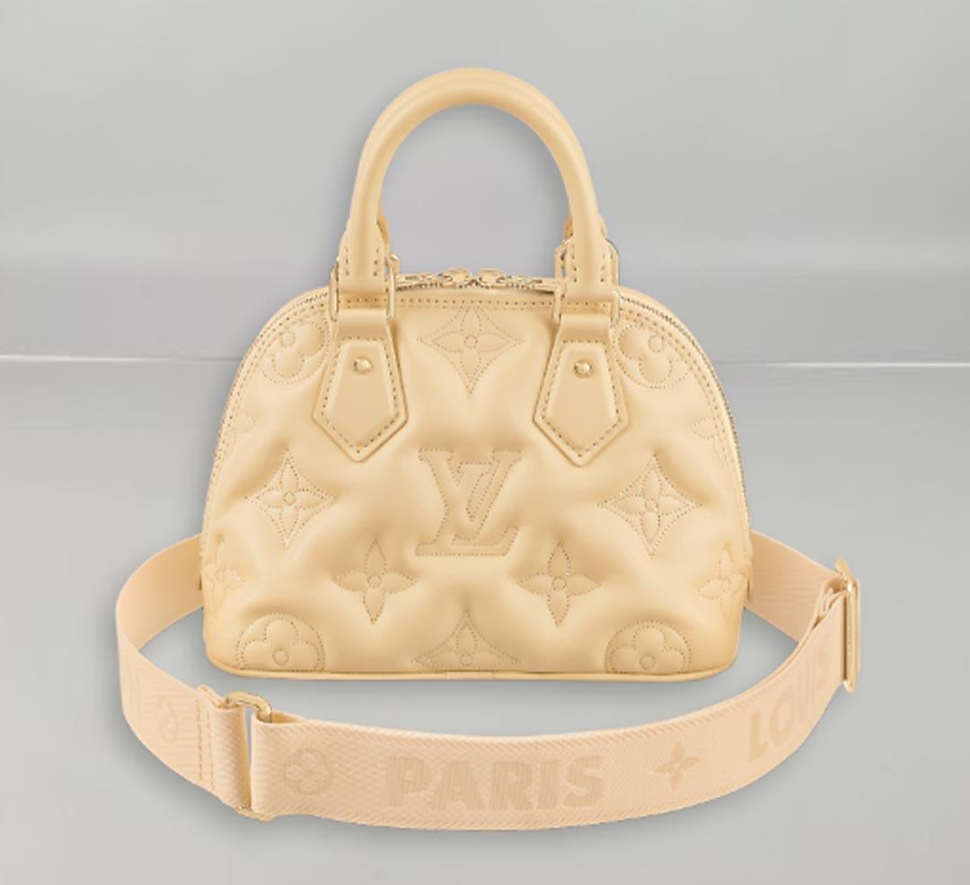Love bags: LV banana type monogram sling bag