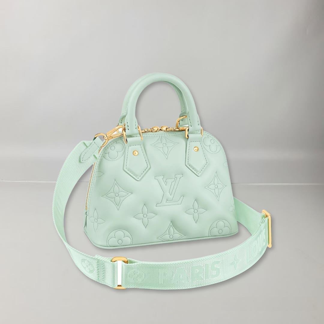 Colors water green
This remarkable Alma BB bag is crafted in quilted calf leather embroidered with the Monogram pattern. The new color will bring a soft and feminine look to all outfits. The Alma model has two top handles that allow it to be carried