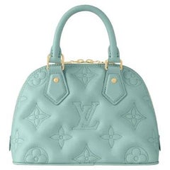 Louis Vuitton Alma BB Tasche aus gestepptem und besticktem Kalbsleder in Wassergrün