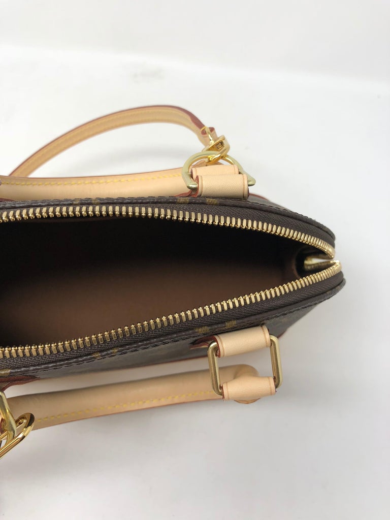 Louis Vuitton Alma BB Crossbody Bag For Sale at 1stdibs