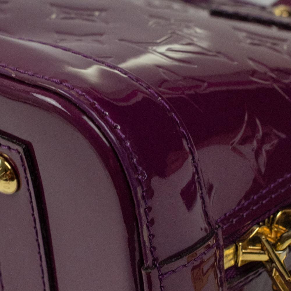 LOUIS VUITTON, Alma BB aus lila Lackleder im Angebot 10
