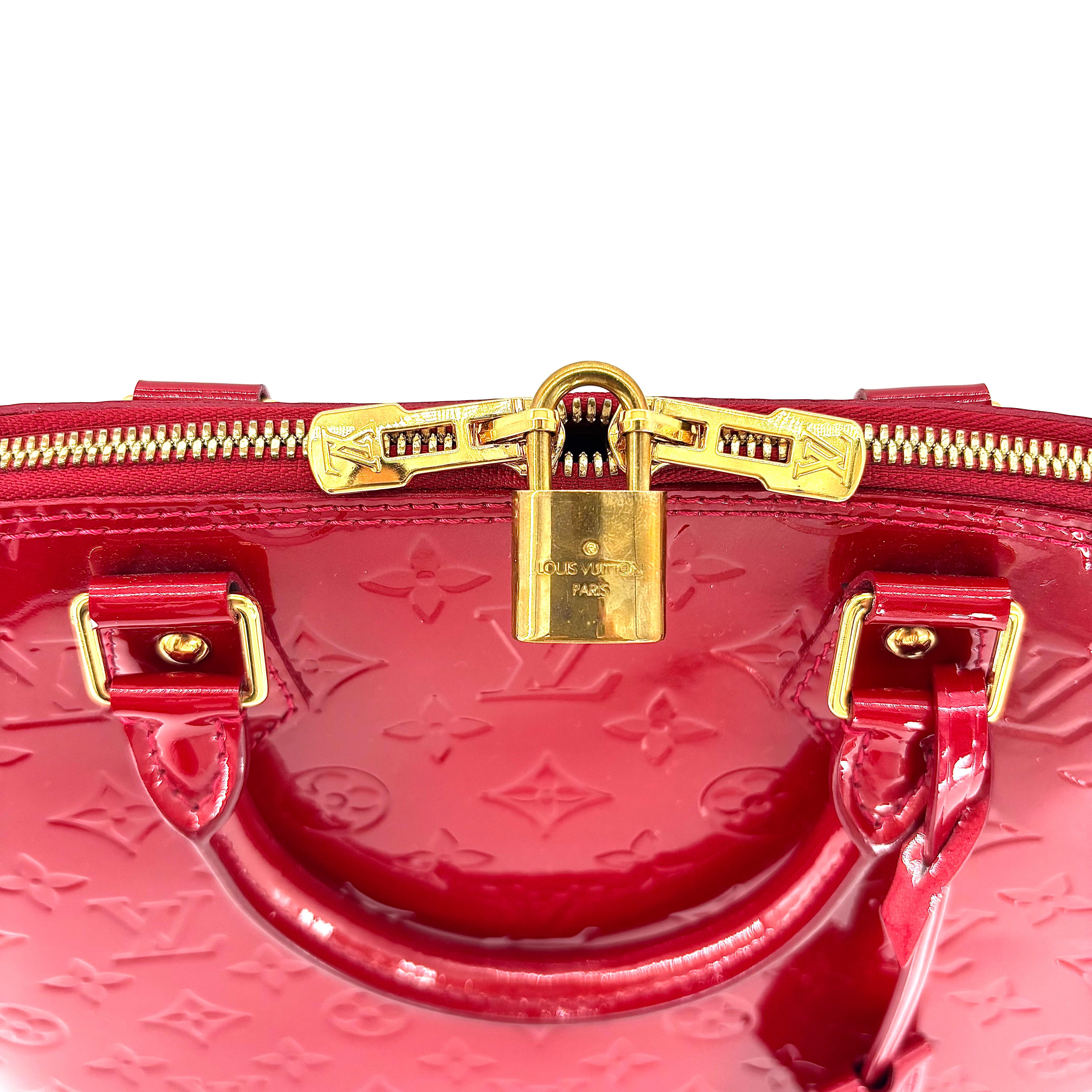 Louis Vuitton Alma GM Rose Red Indien Vernis Monogram Bag en vente 1