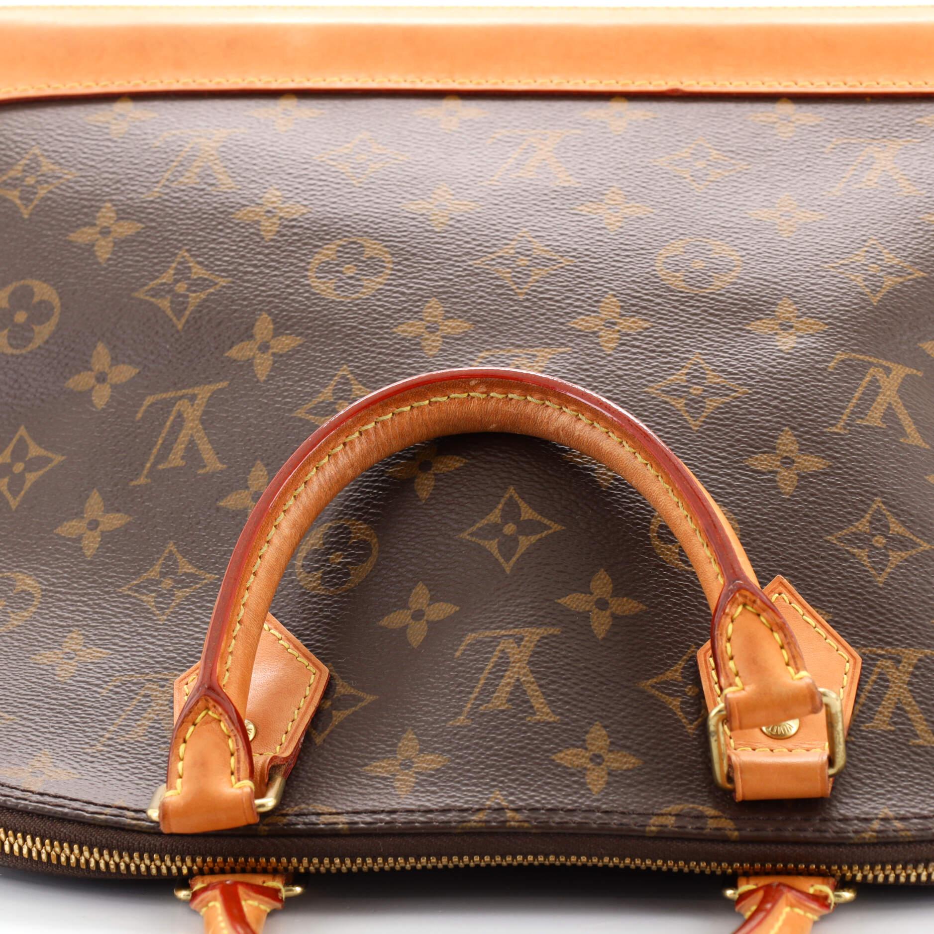 Louis Vuitton Alma Handbag Monogram Canvas MM In Good Condition In NY, NY