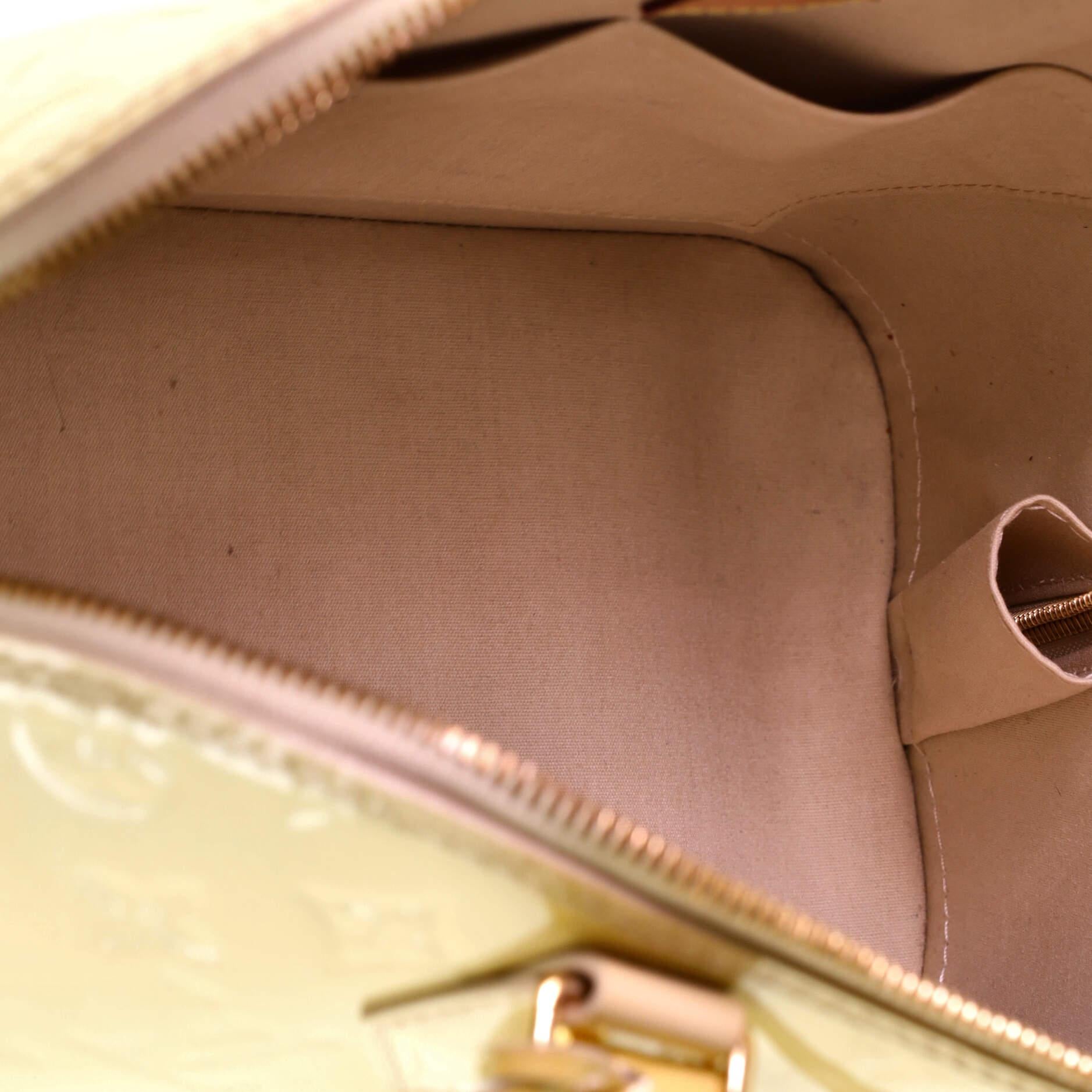Louis Vuitton Alma Handbag Monogram Vernis MM In Good Condition In NY, NY
