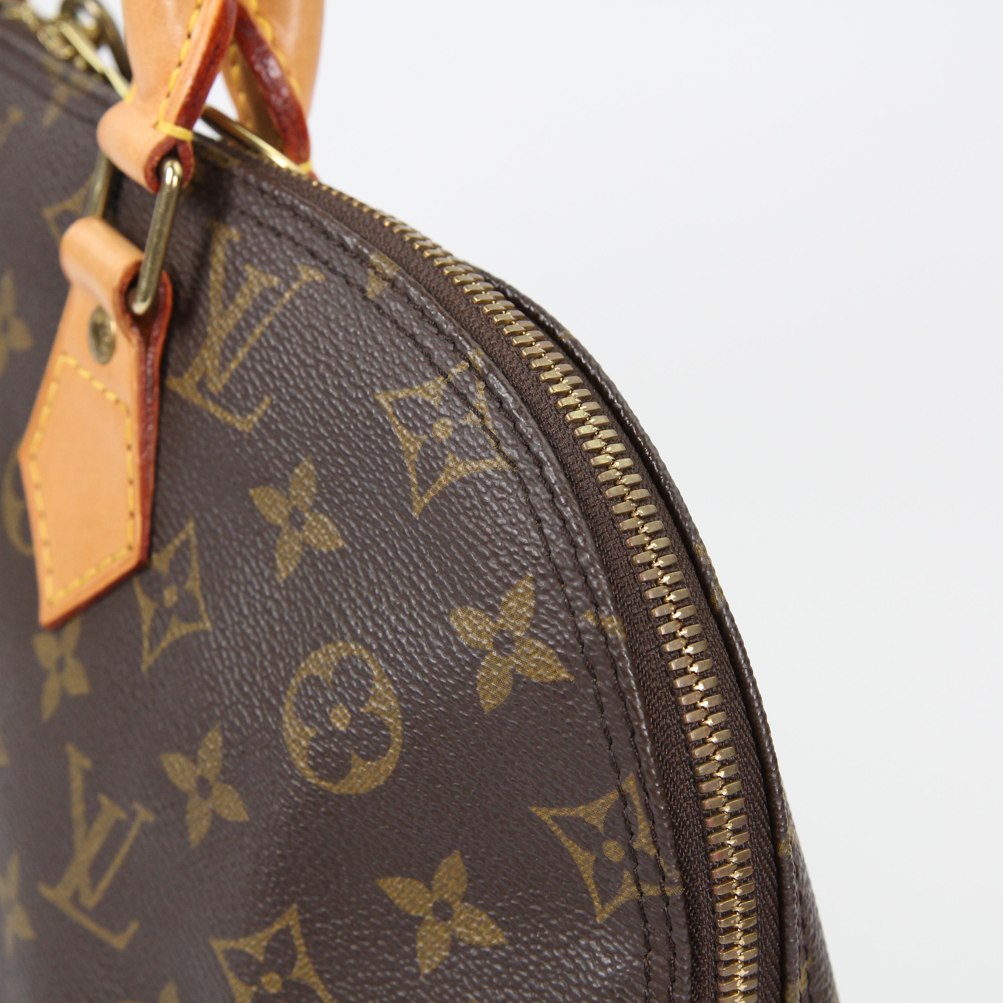 Louis Vuitton Alma leather handbag For Sale 7