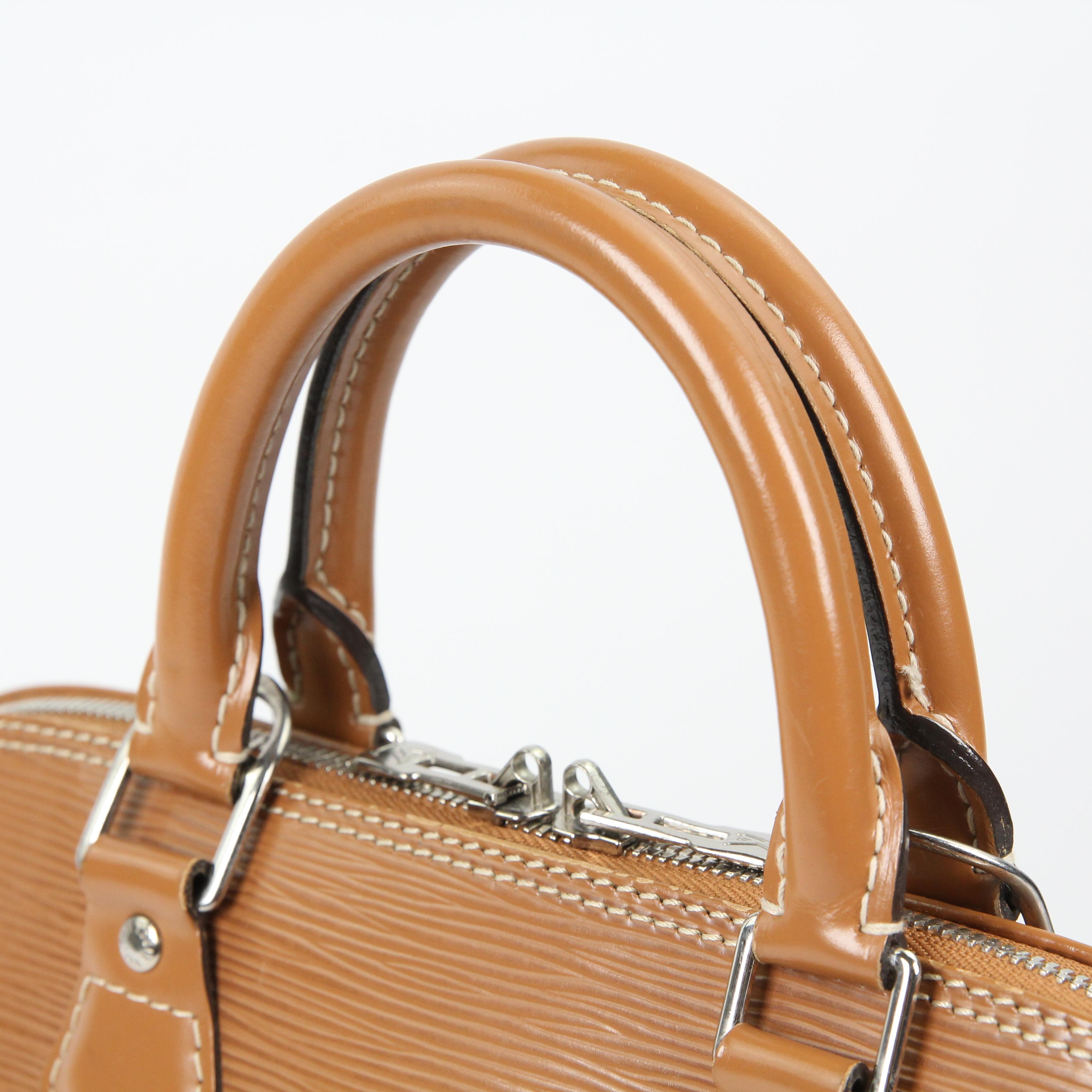 Louis Vuitton Alma leather handbag For Sale 10
