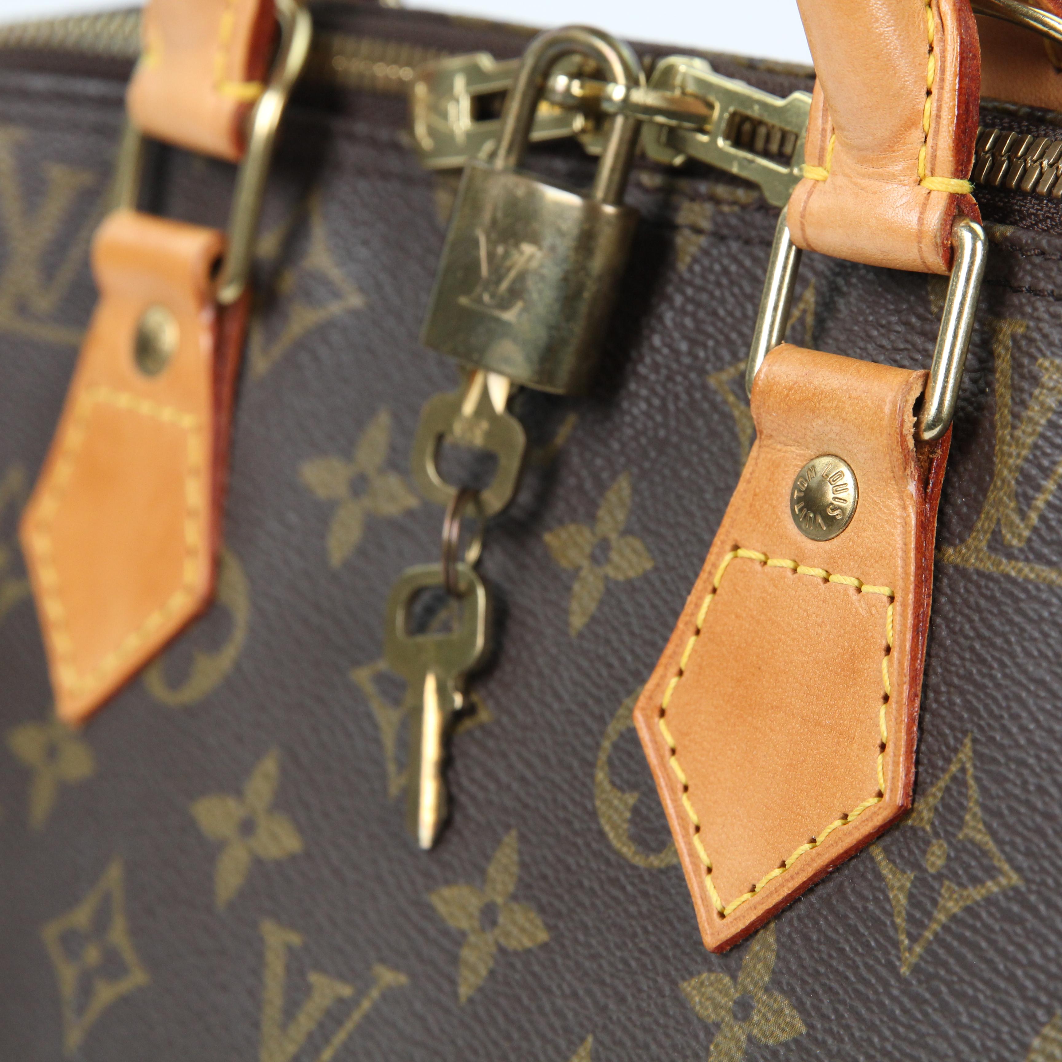 Louis Vuitton Alma leather handbag For Sale 10