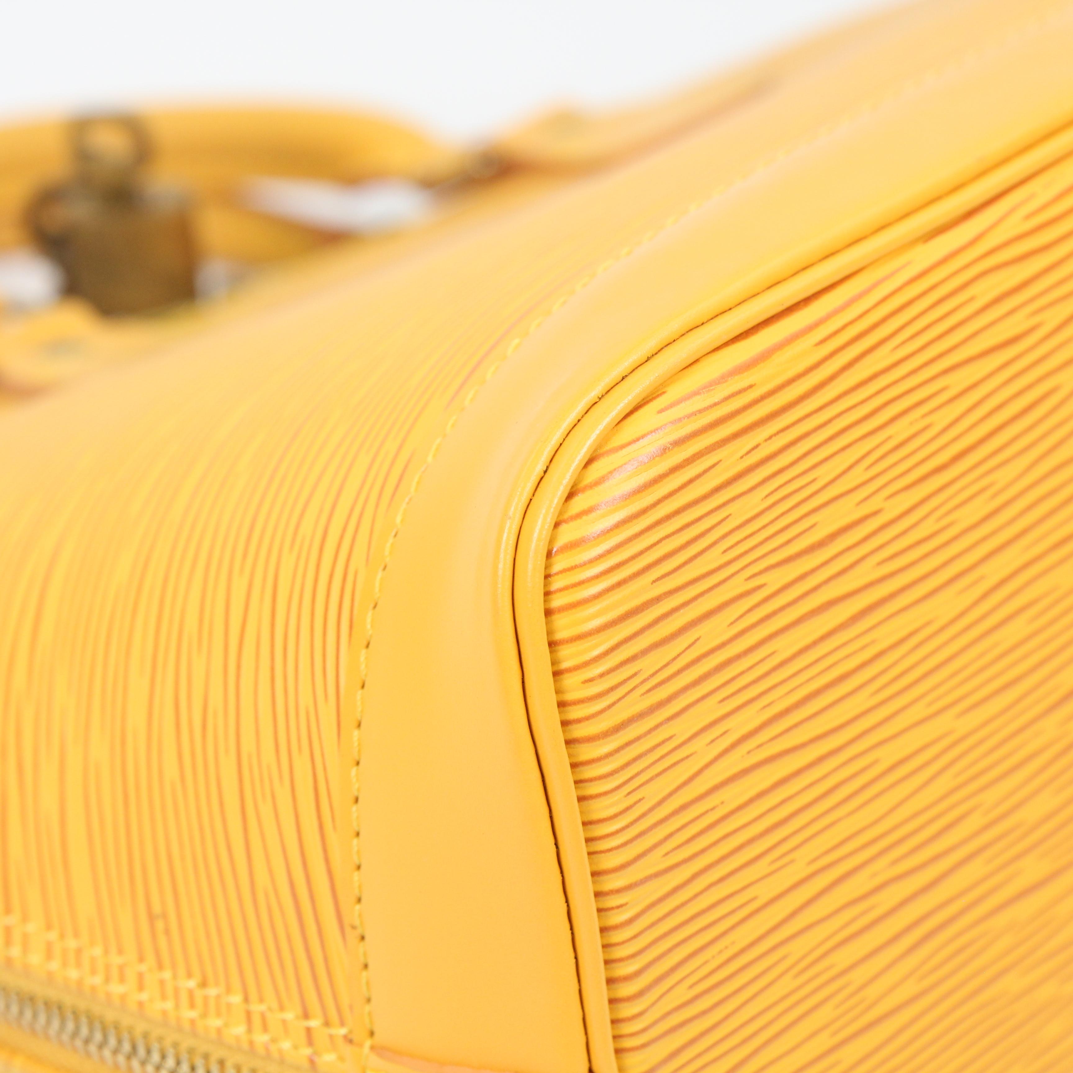 Louis Vuitton Alma leather handbag For Sale 11