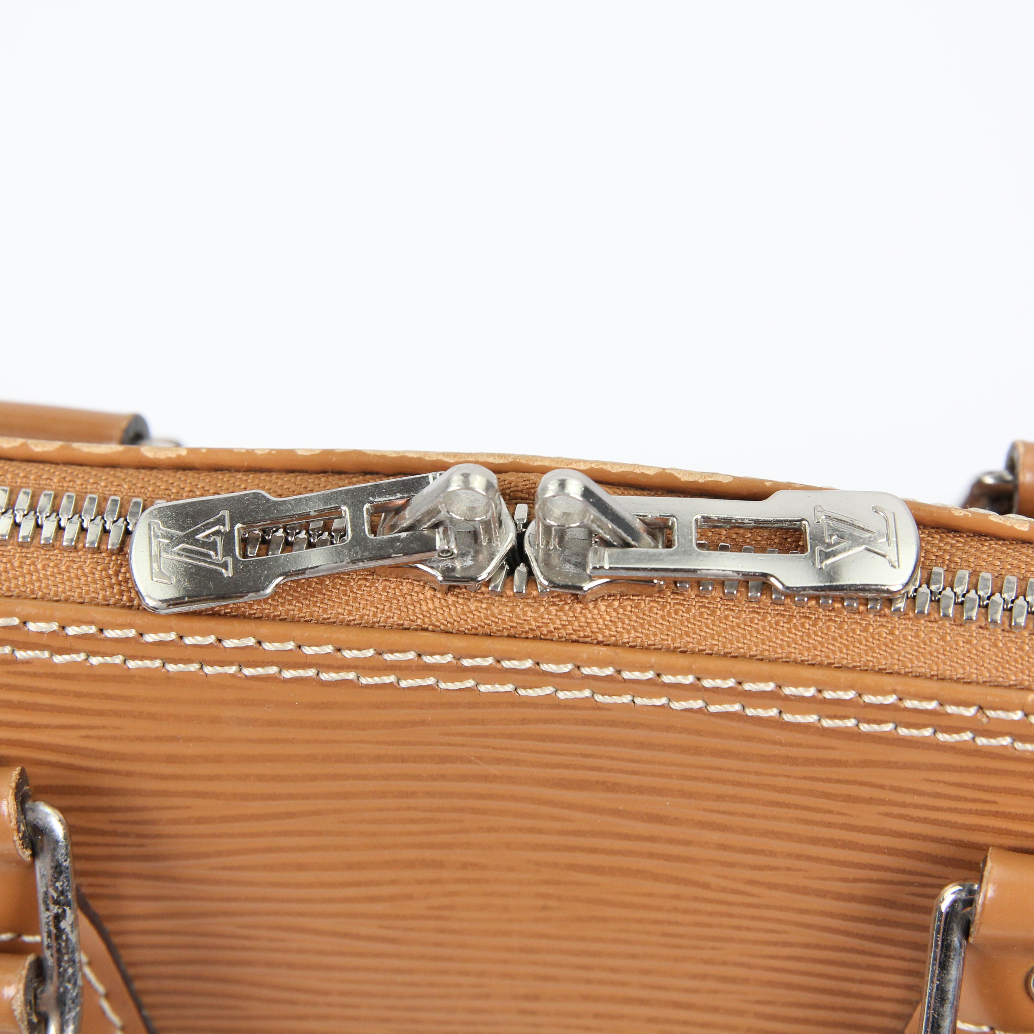 Louis Vuitton Alma leather handbag For Sale 12