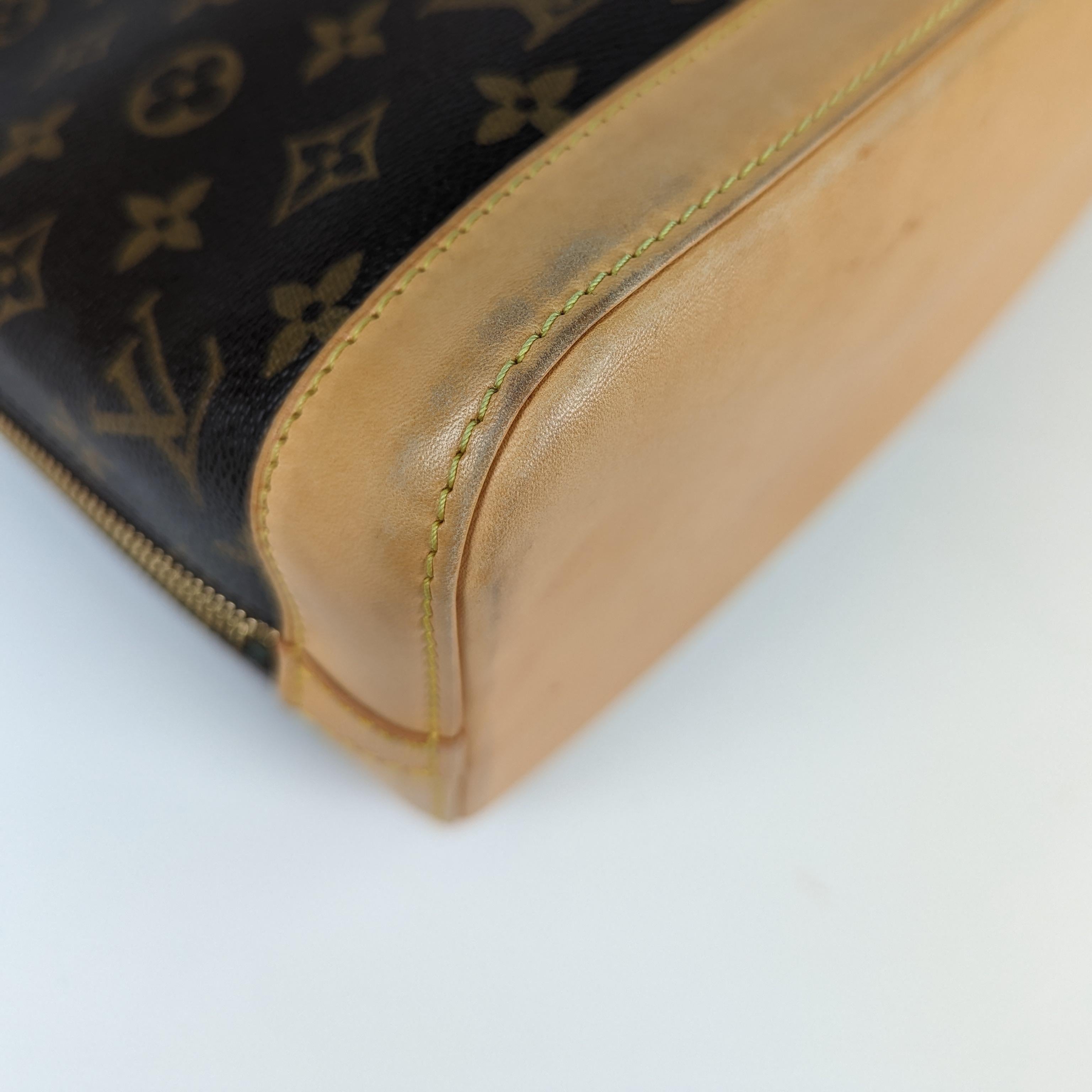 Louis Vuitton Alma leather handbag For Sale 14