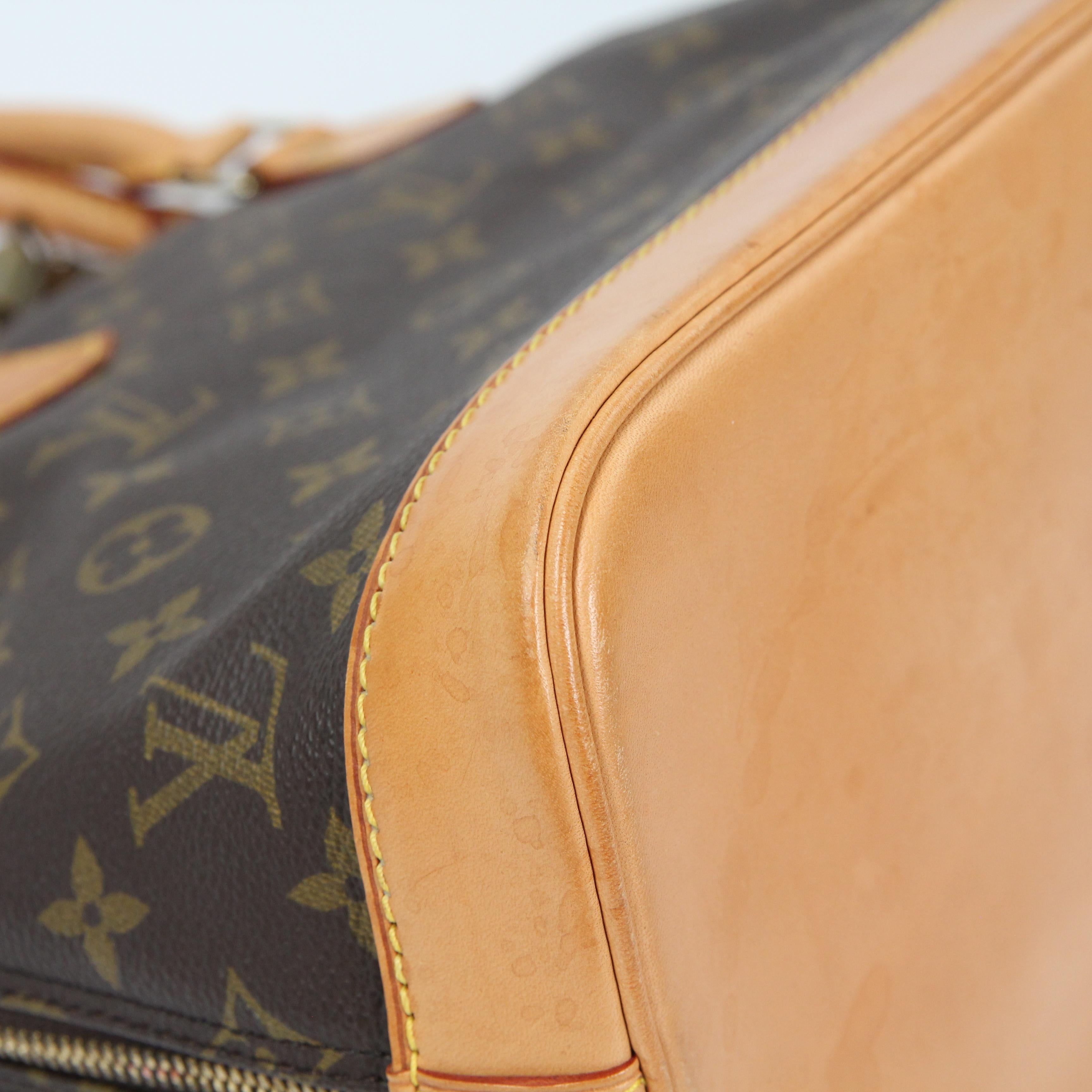 Louis Vuitton Alma leather handbag For Sale 16