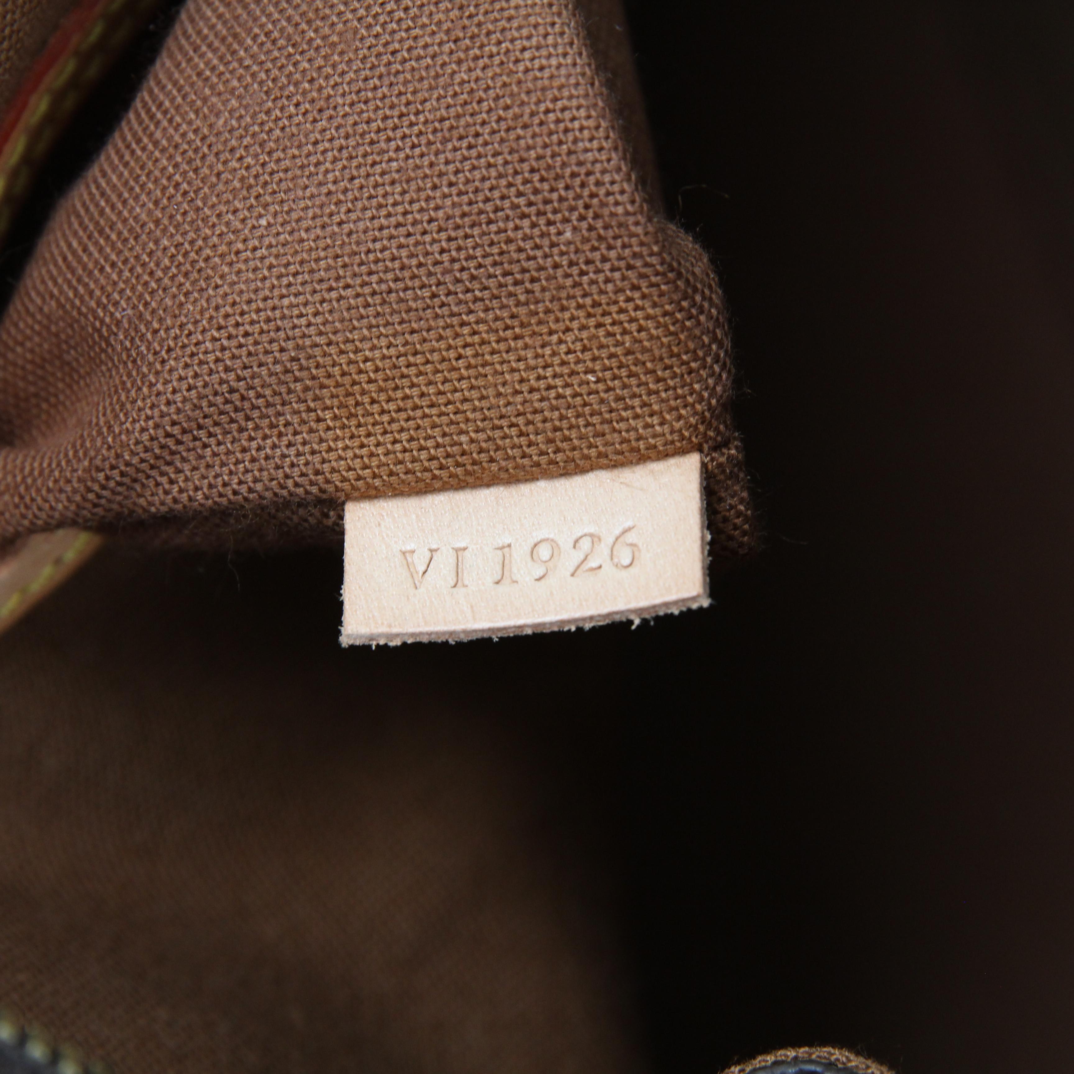Louis Vuitton Alma leather handbag In Good Condition For Sale In Rīga, LV