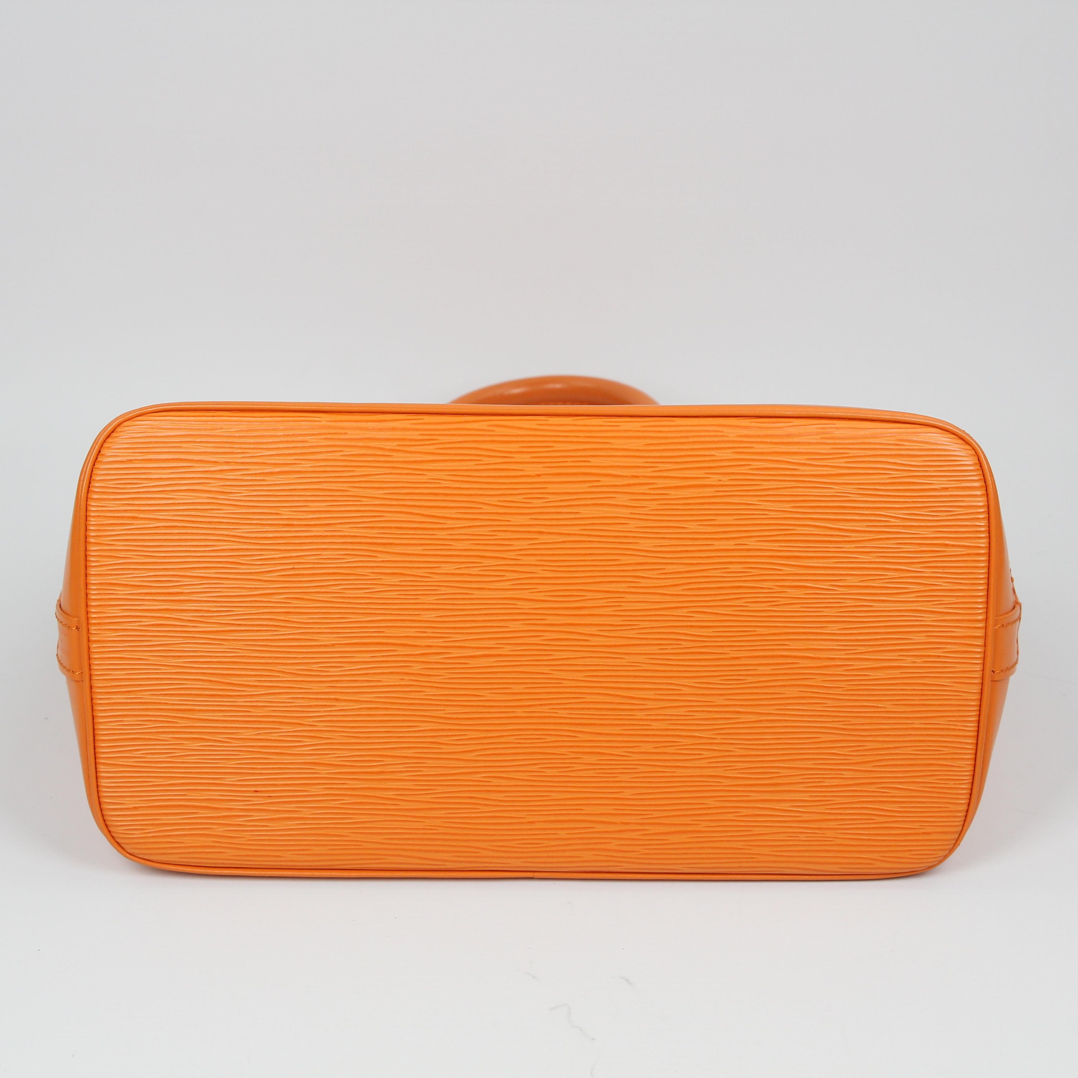 Louis Vuitton Alma leather handbag For Sale 1
