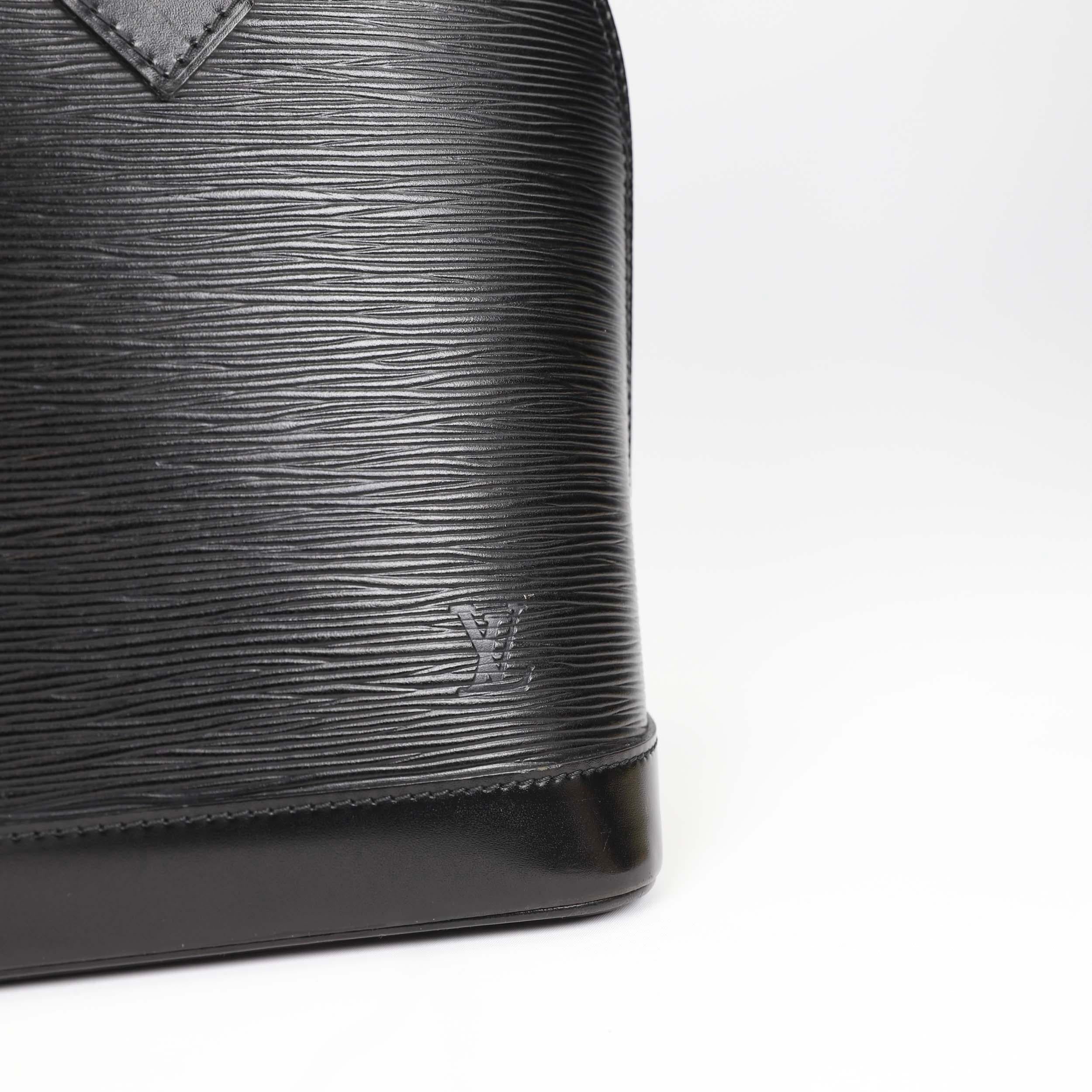 Louis Vuitton Alma leather handbag For Sale 4