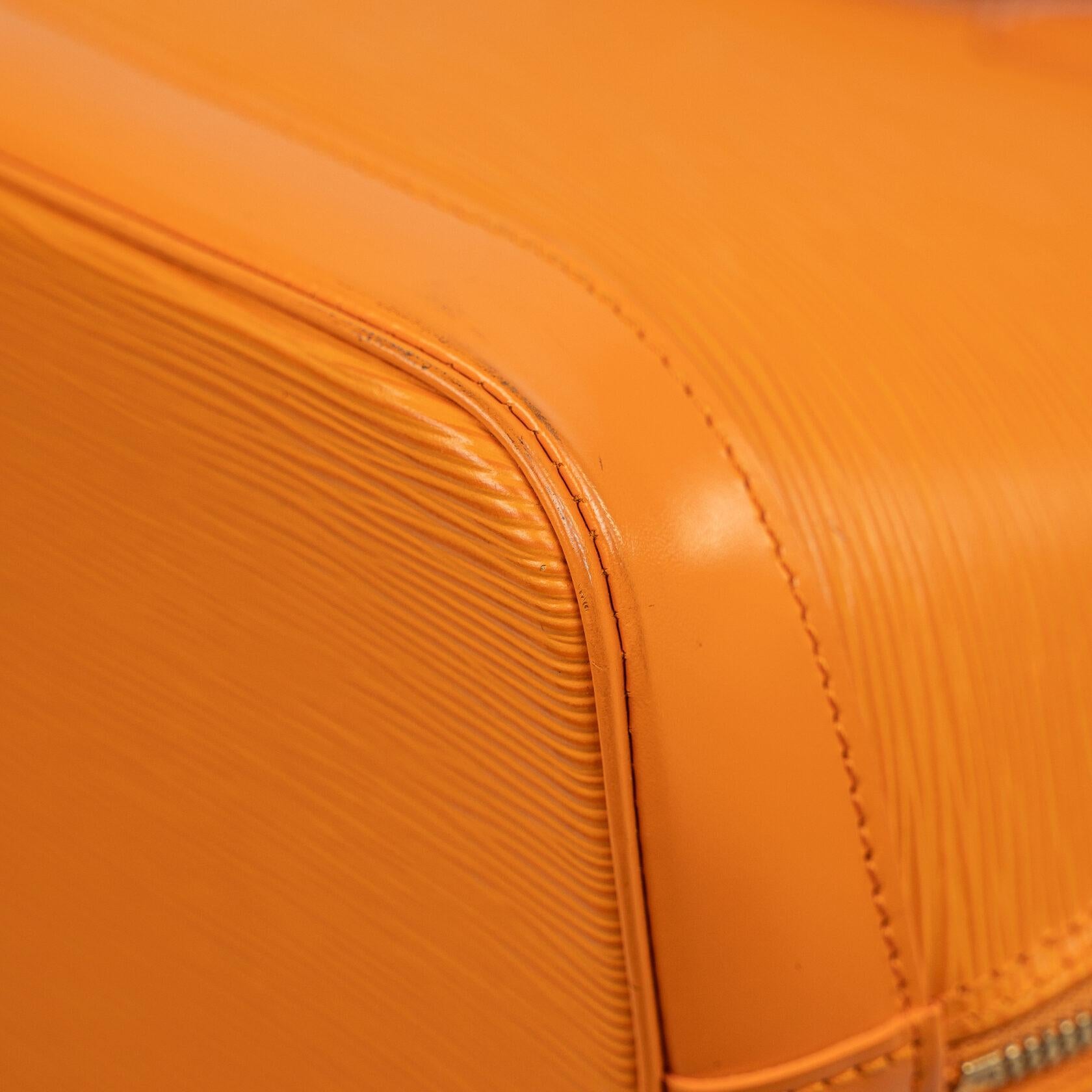 Louis Vuitton Alma PM EPI Orange For Sale 6