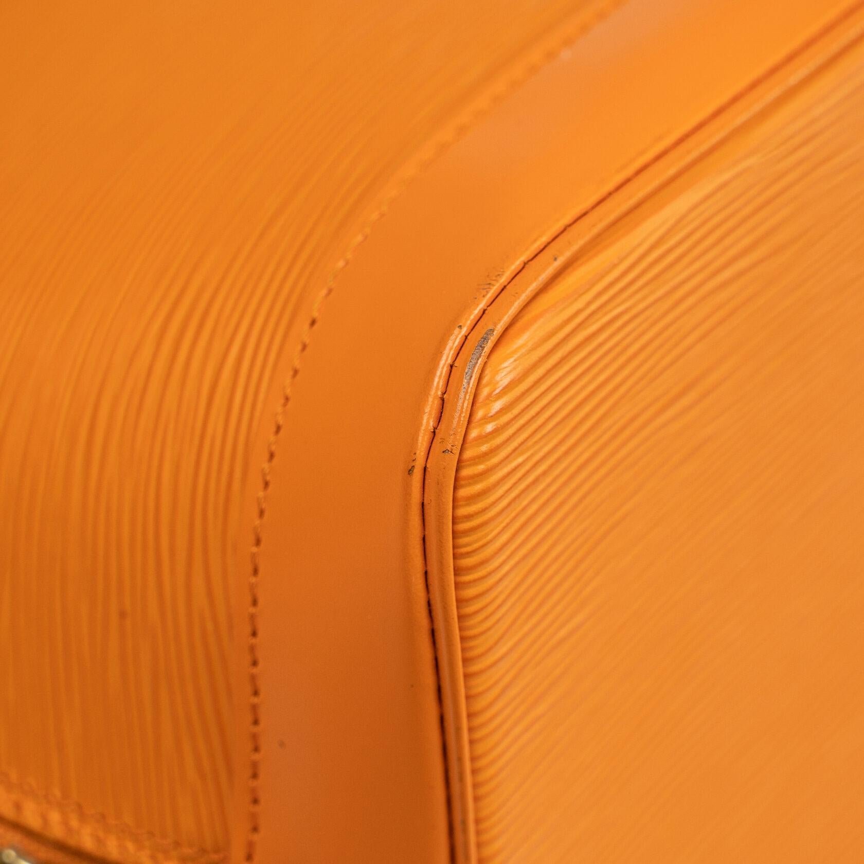 Louis Vuitton Alma PM EPI Orange For Sale 9