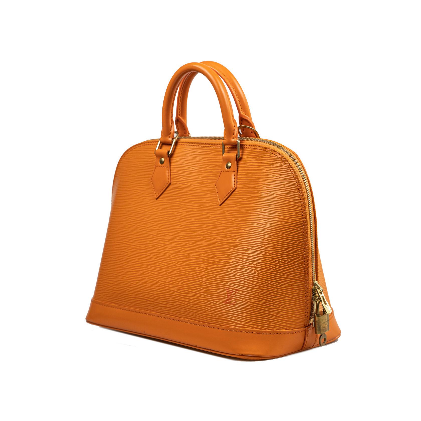 Louis Vuitton Alma PM EPI Orange In Good Condition For Sale In Dover, DE