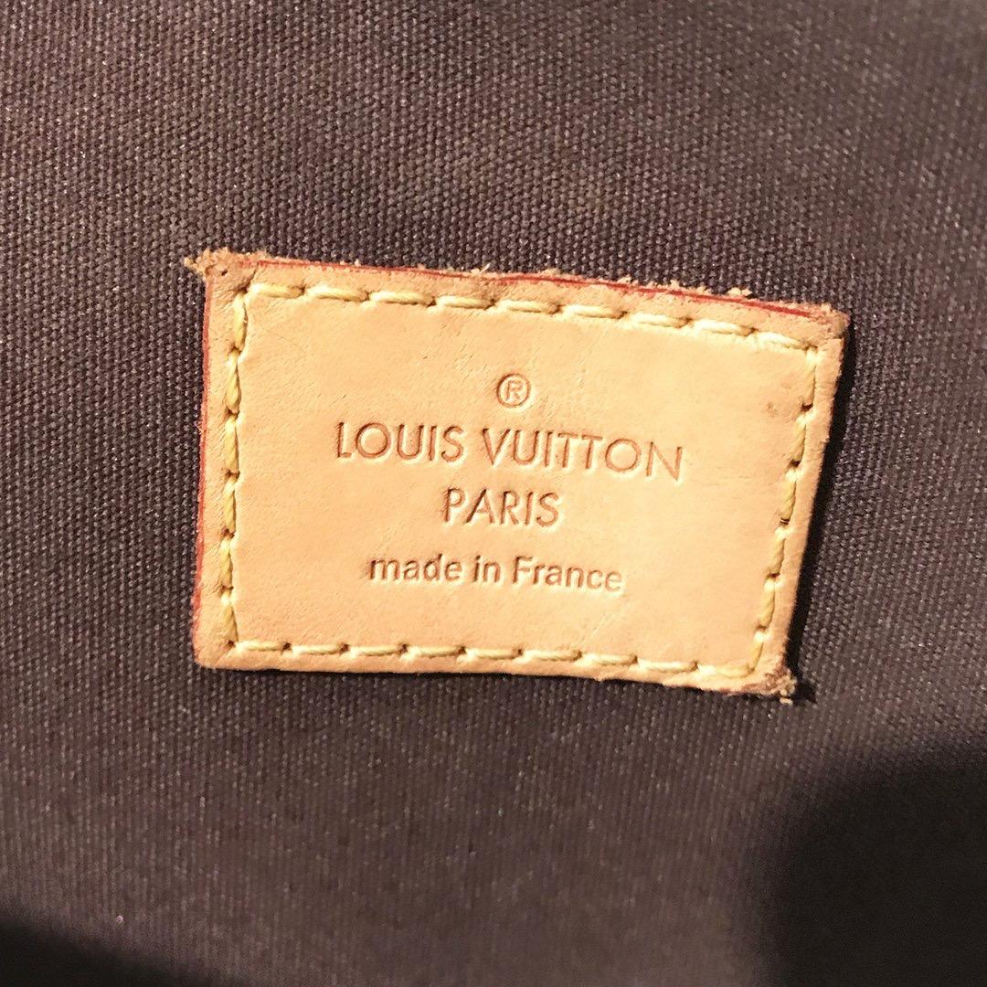 Louis Vuitton Alma Vernis Bag  In Good Condition In Los Angeles, CA