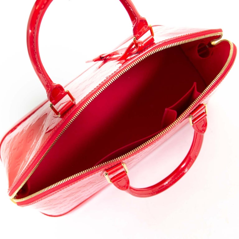 Louis Vuitton Alma Vernis MM in Grenadine For Sale at 1stdibs