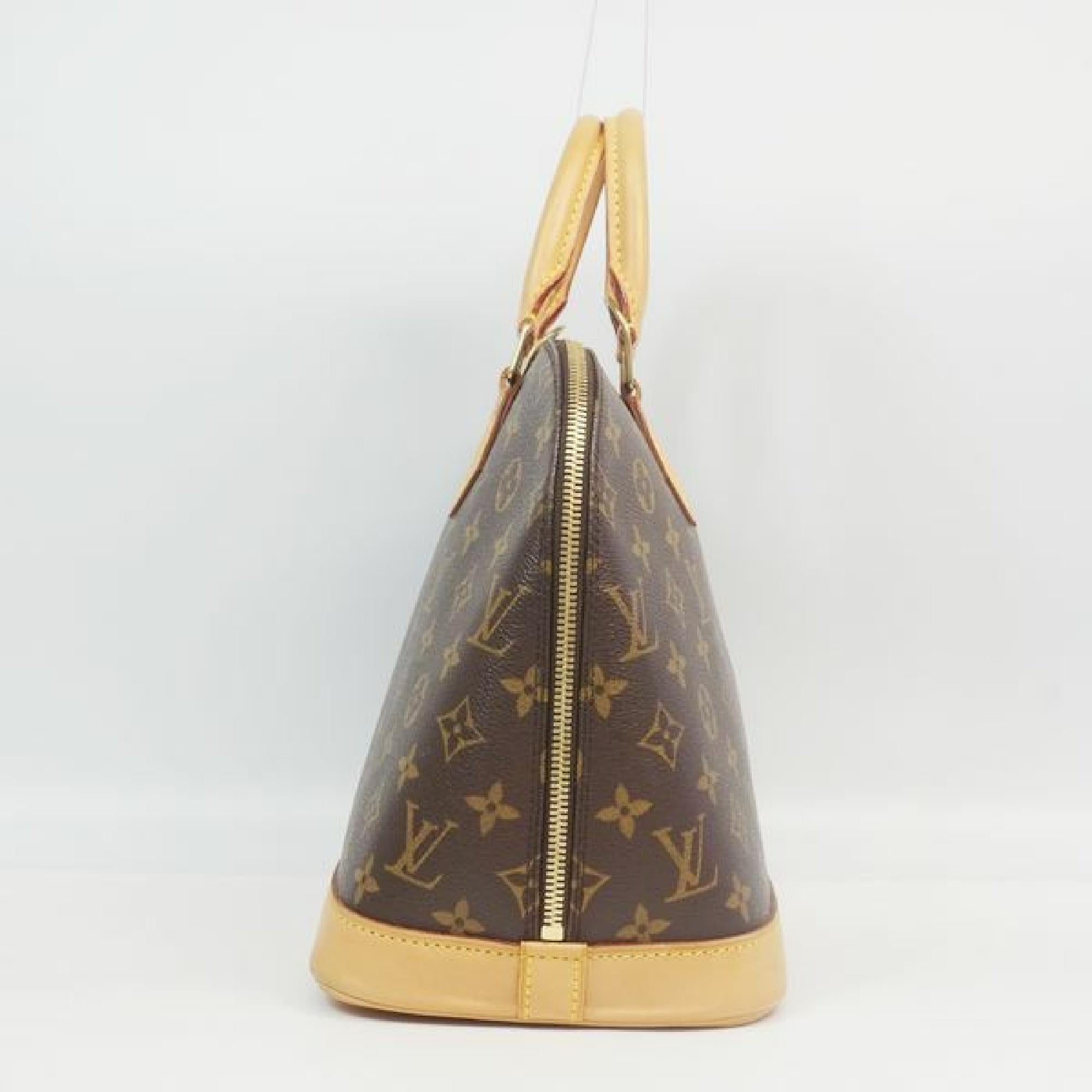 An authentic LOUIS VUITTON alma Womens handbag M51130 The outside material is Monogram canvas. The pattern is alma. This item is Contemporary. The year of manufacture would be 2003.
Rank
AB signs of wear (Small)
Used goods in good condition with