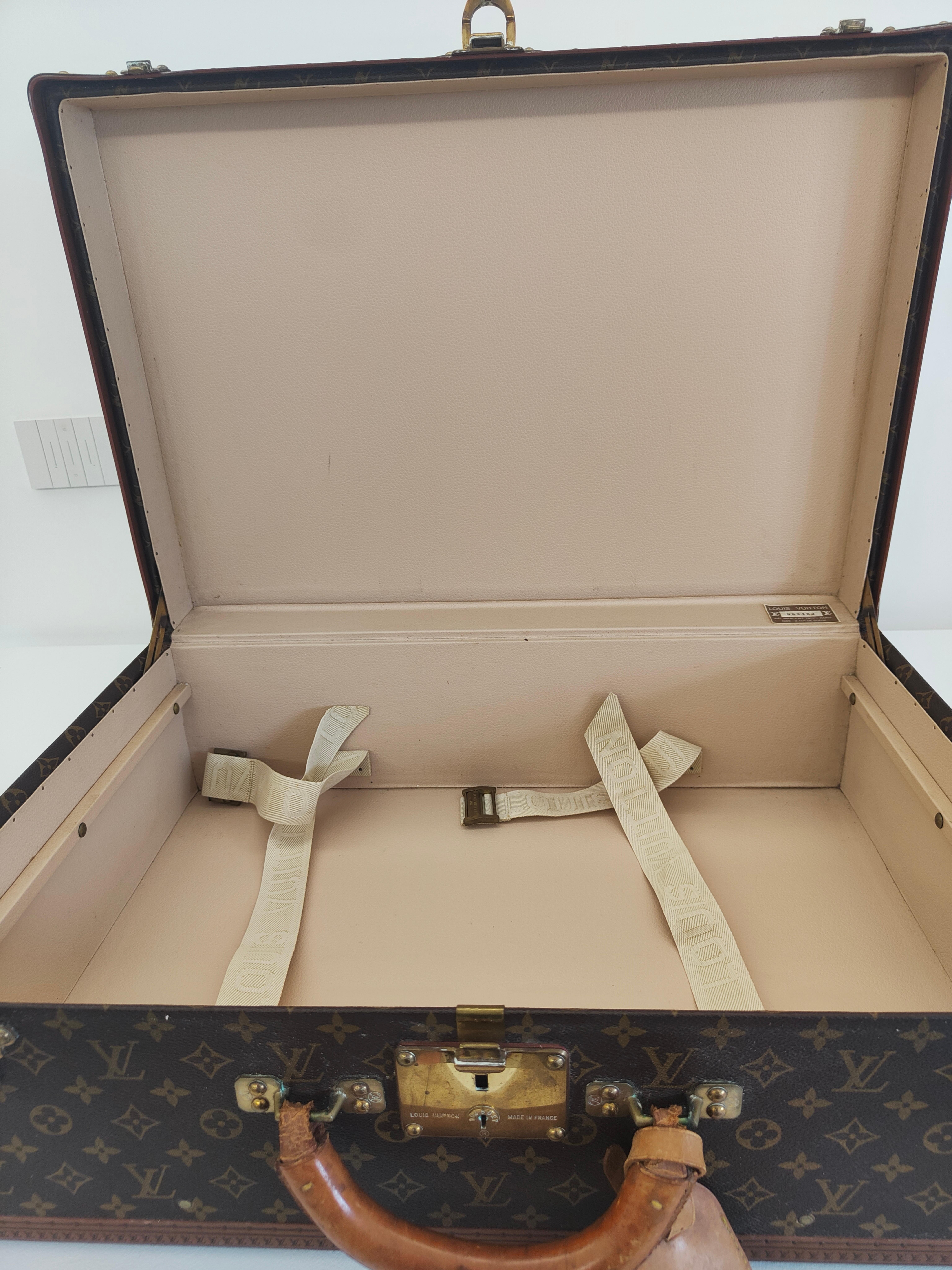 Louis Vuitton Alzer 60 Trunk  For Sale 11