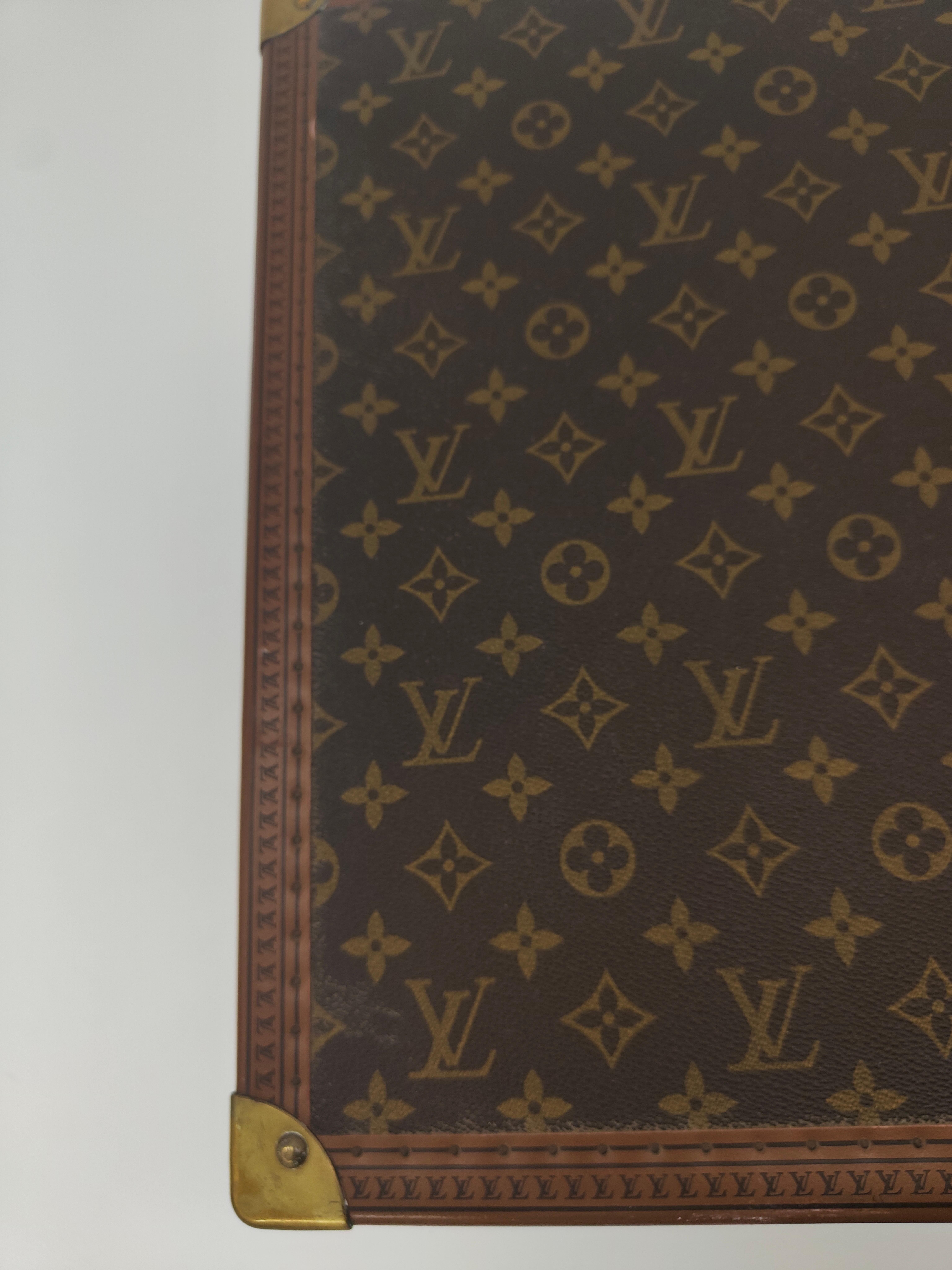 Alzer 60er-Truhe von Louis Vuitton  für Damen oder Herren im Angebot
